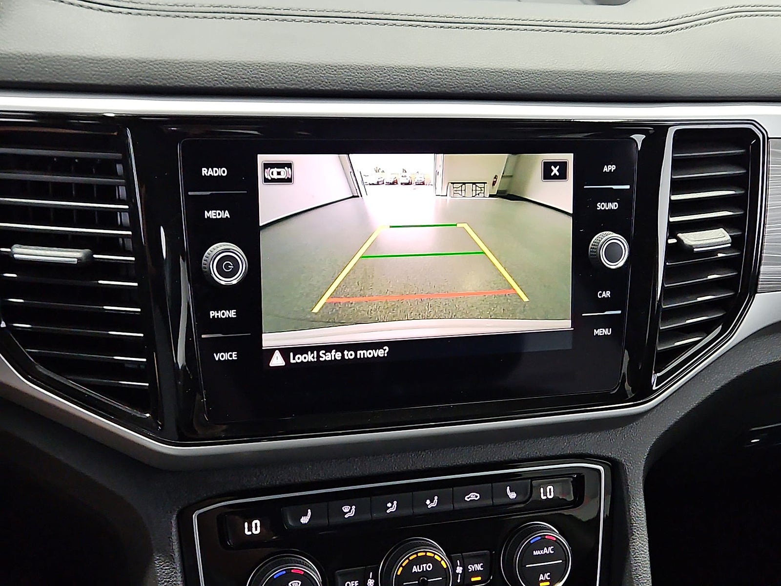 2022 Volkswagen Atlas Cross Sport 3.6L V6 SE w/Technology
