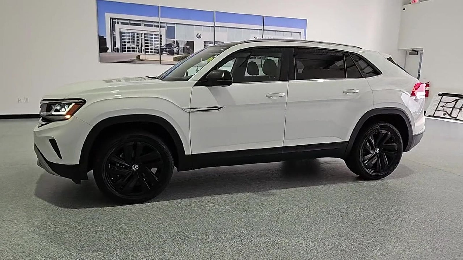 2022 Volkswagen Atlas Cross Sport 3.6L V6 SE w/Technology