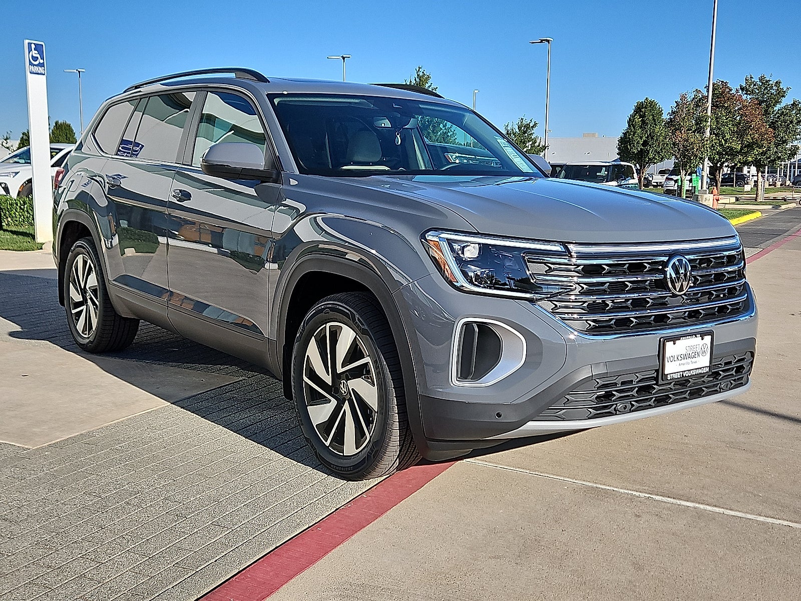 2026 Volkswagen Atlas 2.0T SE w/Technology