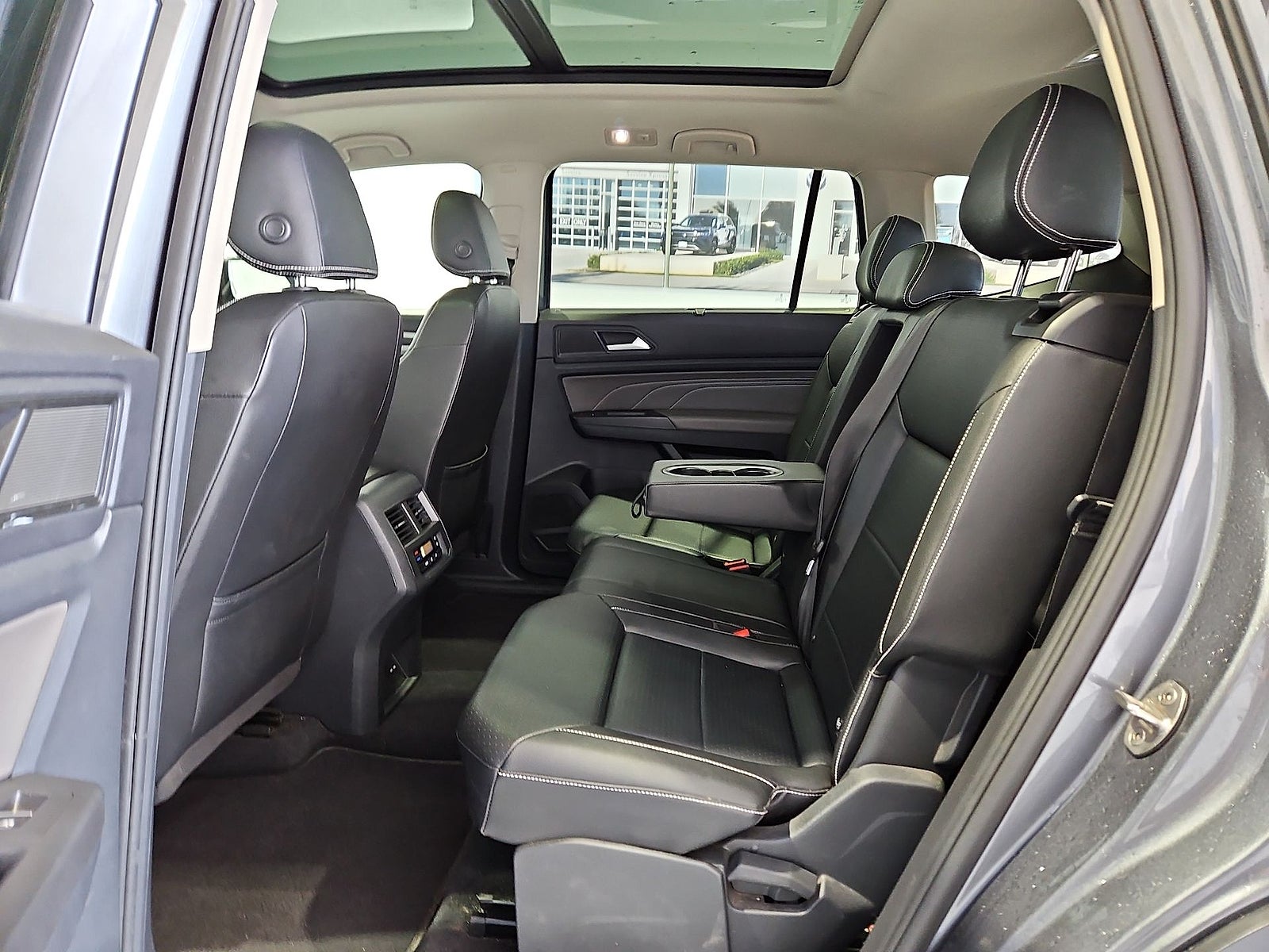 2023 Volkswagen Atlas 2.0T SE w/Technology