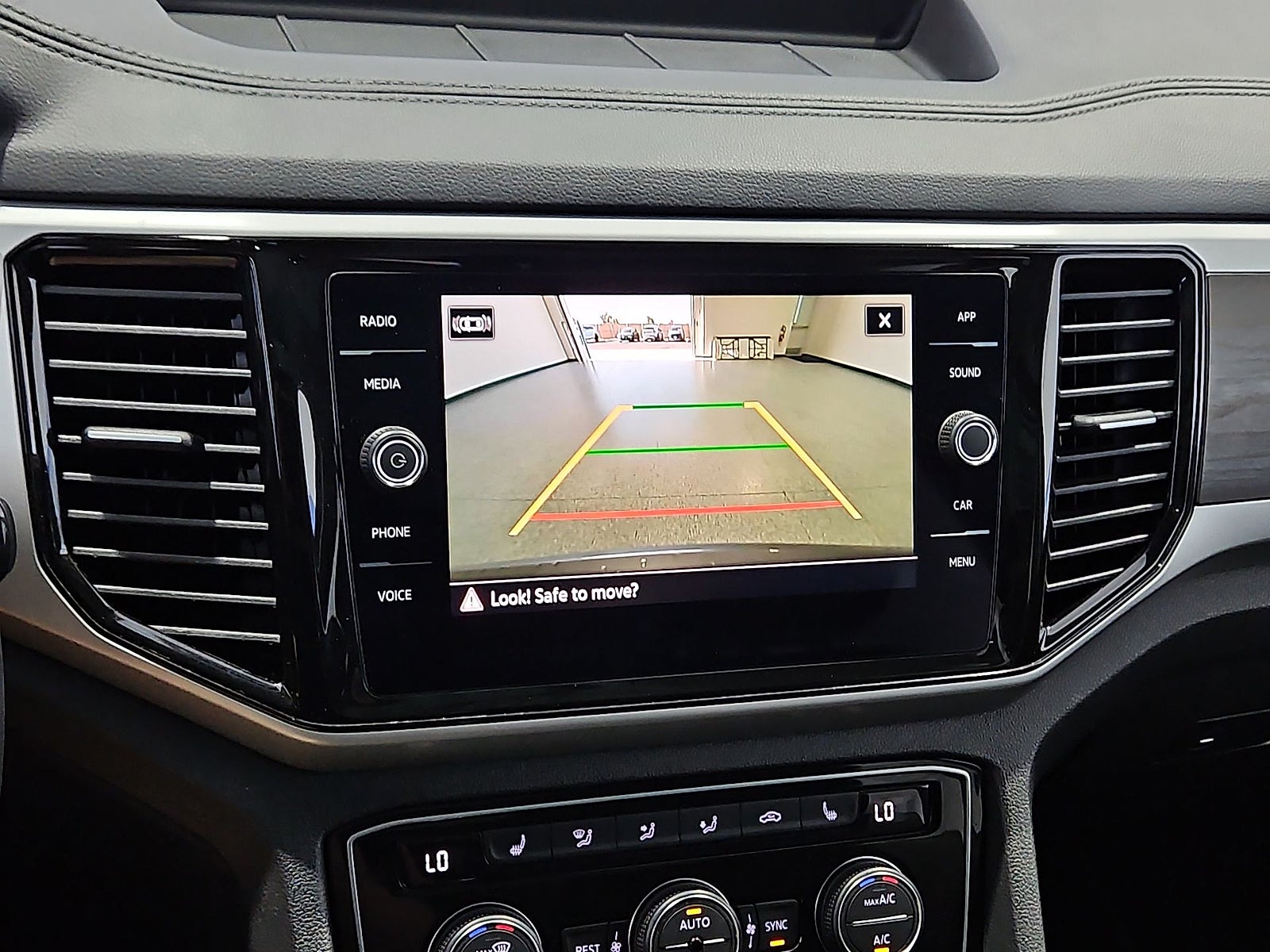 2023 Volkswagen Atlas 2.0T SE w/Technology