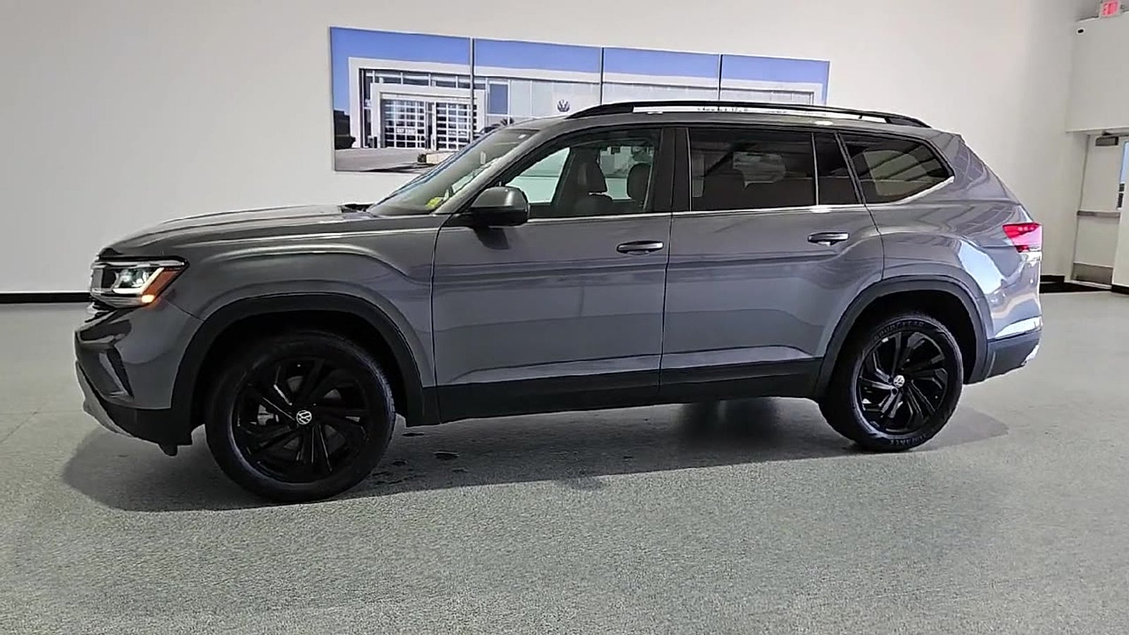 2023 Volkswagen Atlas 2.0T SE w/Technology