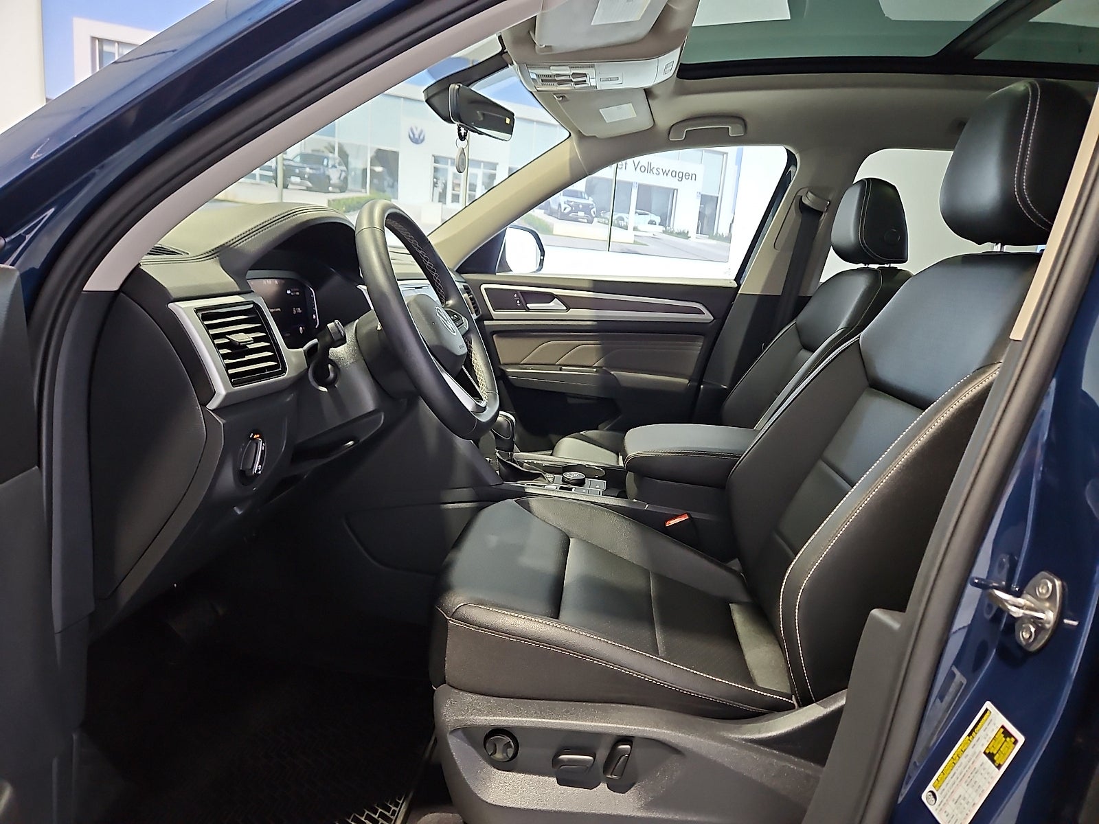 2023 Volkswagen Atlas 3.6L V6 SE w/Technology