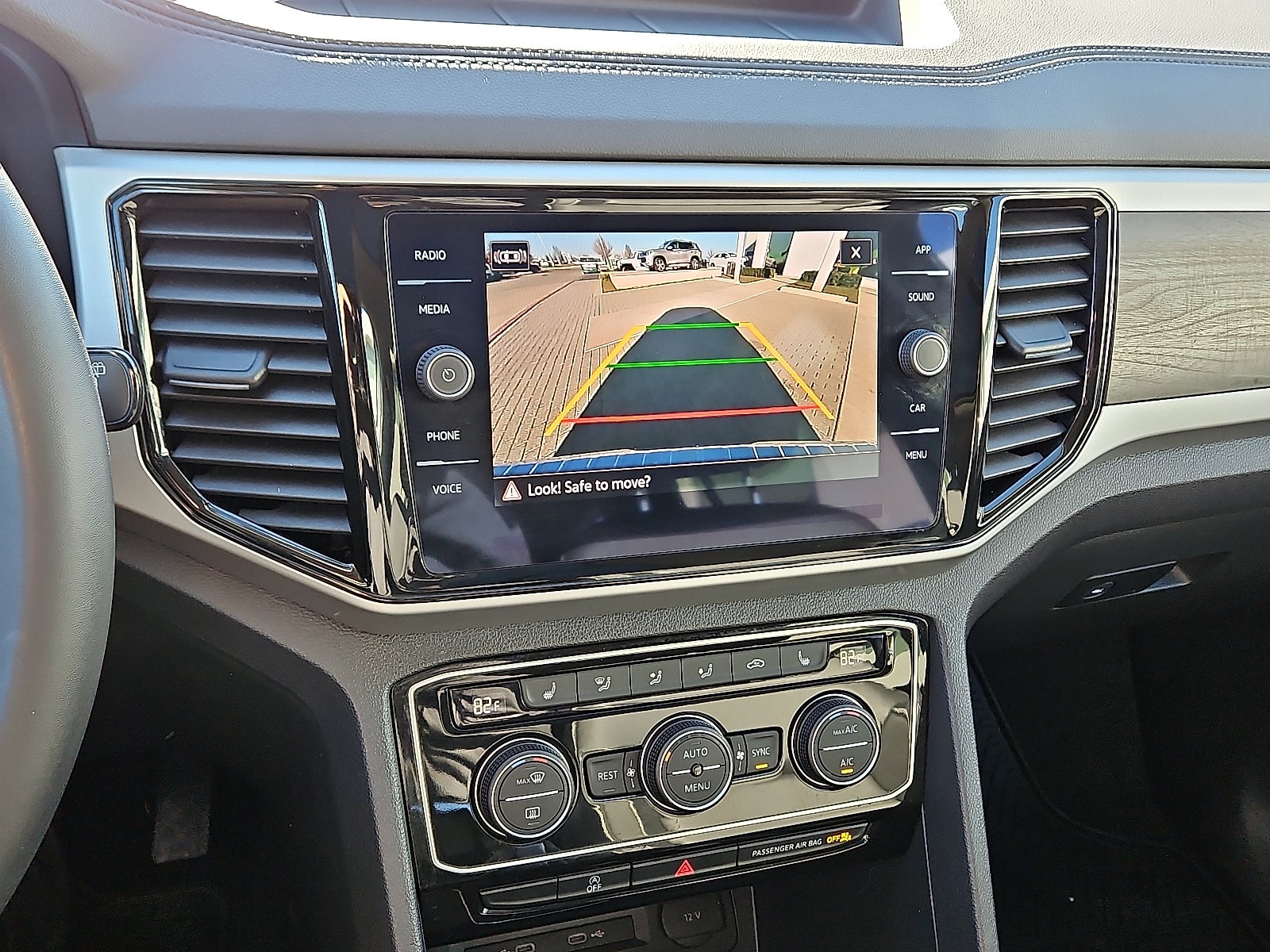 2023 Volkswagen Atlas 3.6L V6 SE w/Technology