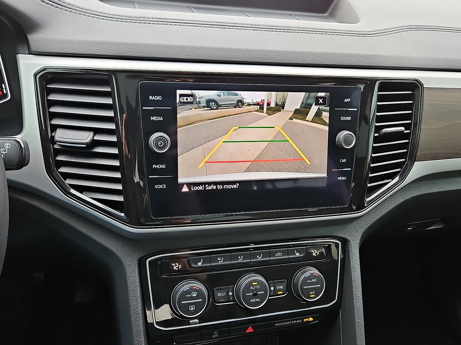 2022 Volkswagen Atlas 3.6L V6 SE w/Technology