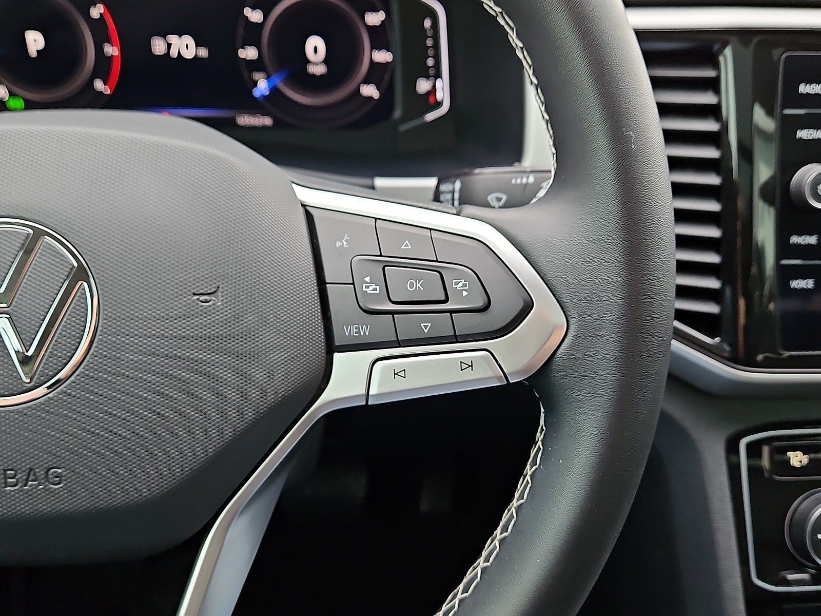 2022 Volkswagen Atlas 3.6L V6 SE w/Technology