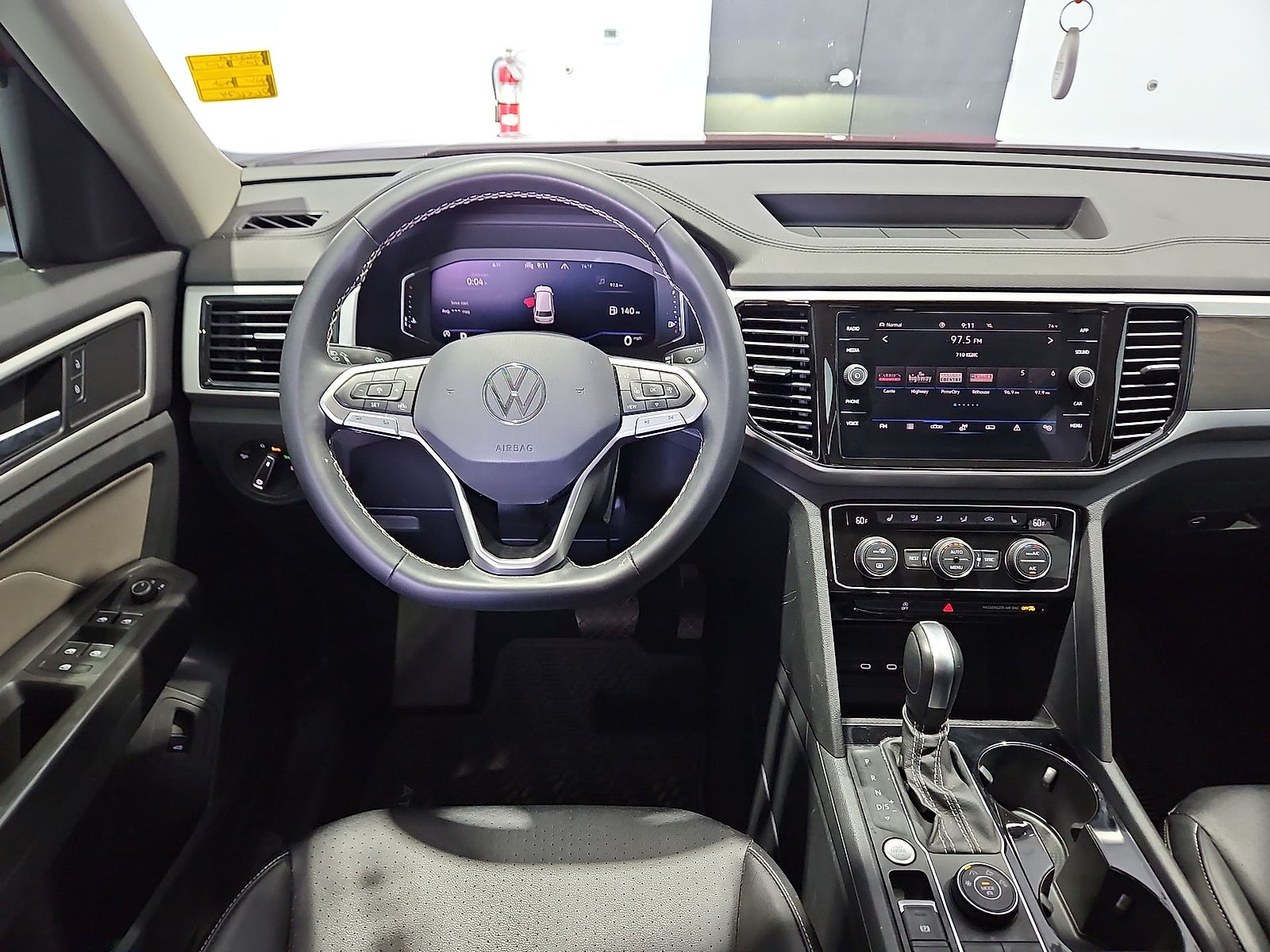 2023 Volkswagen Atlas 3.6L V6 SE w/Technology