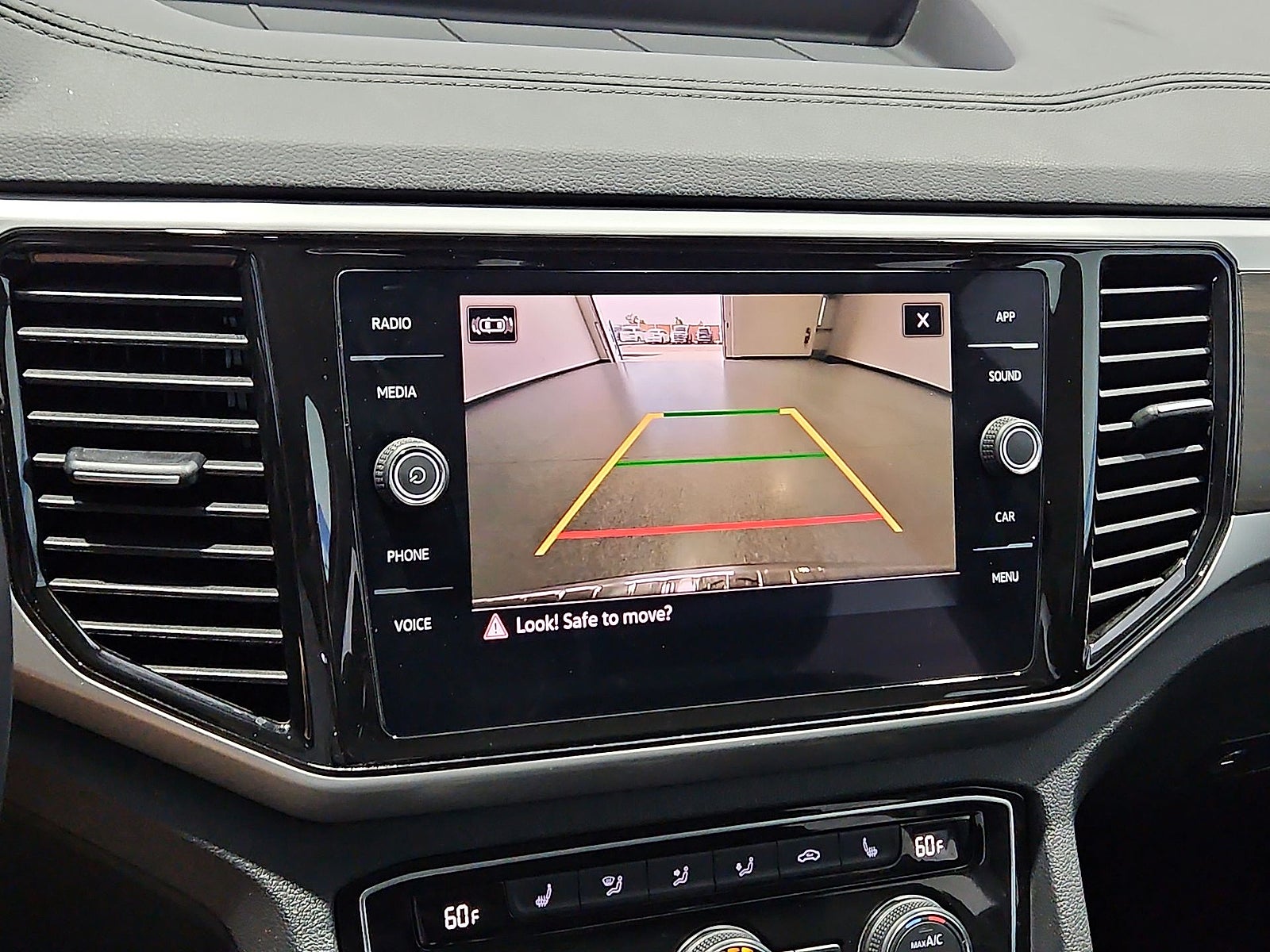 2023 Volkswagen Atlas 3.6L V6 SE w/Technology
