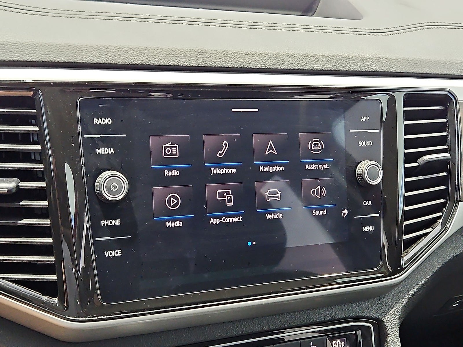 2023 Volkswagen Atlas 3.6L V6 SE w/Technology