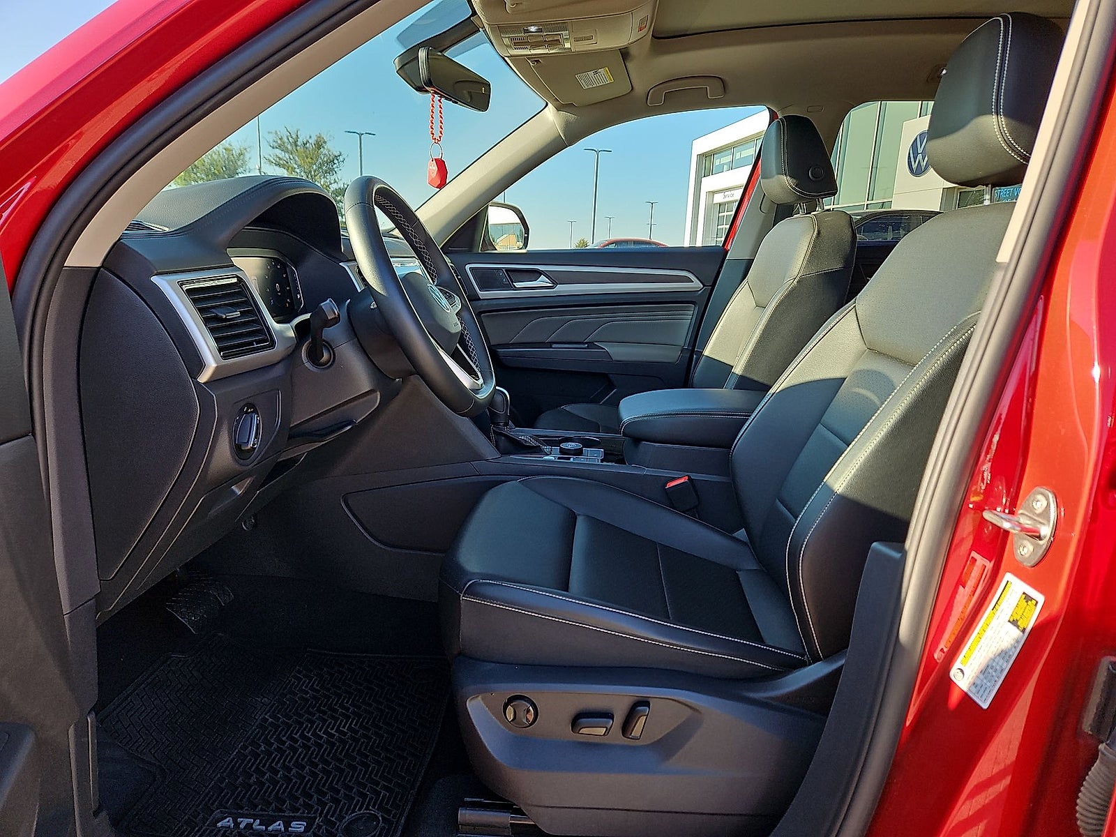 2023 Volkswagen Atlas 3.6L V6 SE w/Technology
