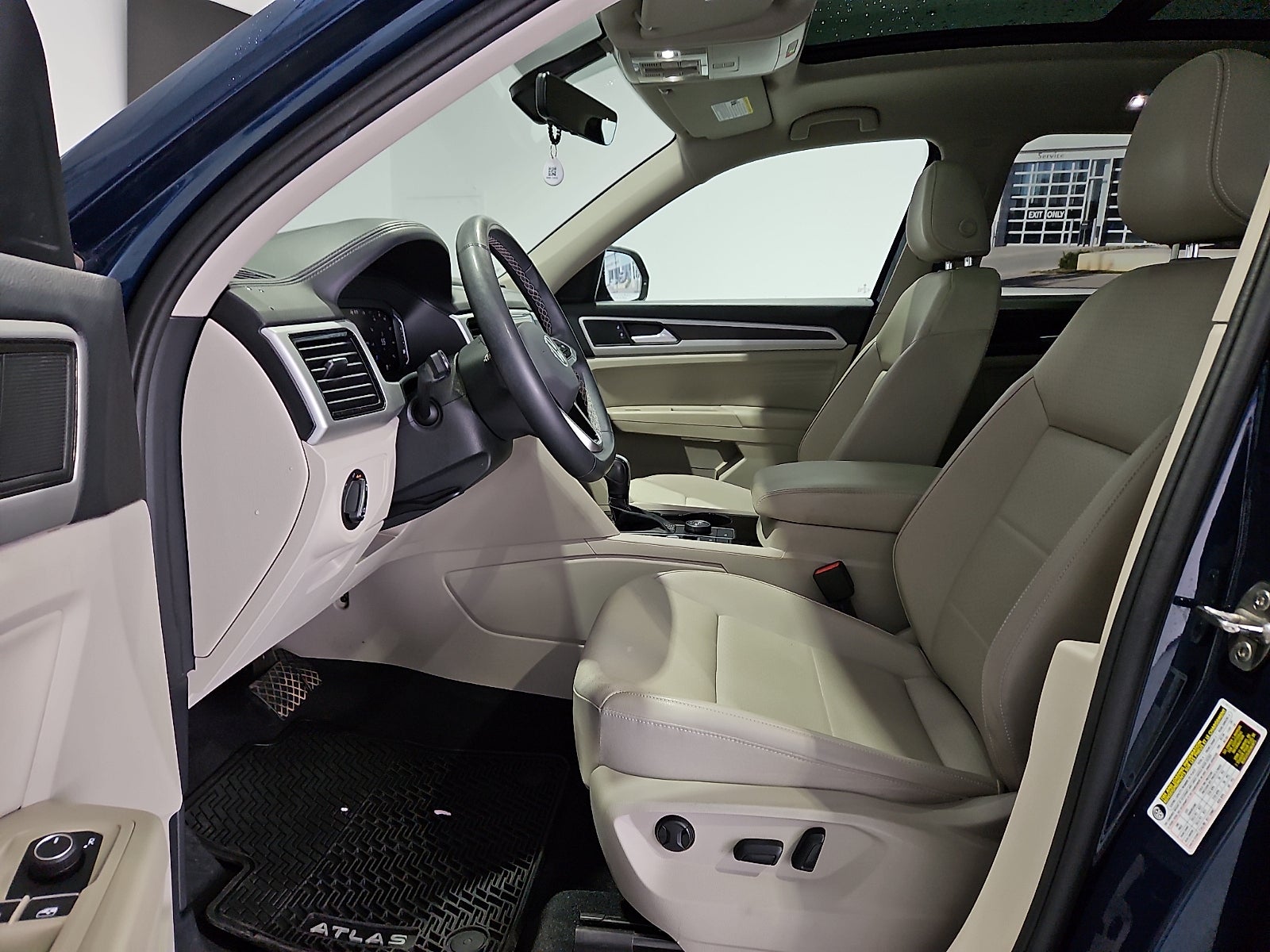 2022 Volkswagen Atlas 3.6L V6 SE w/Technology
