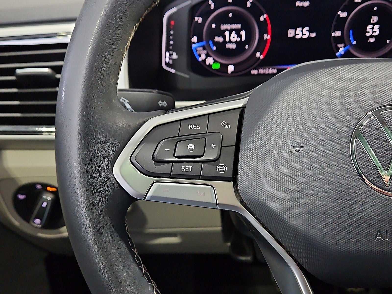 2022 Volkswagen Atlas 3.6L V6 SE w/Technology