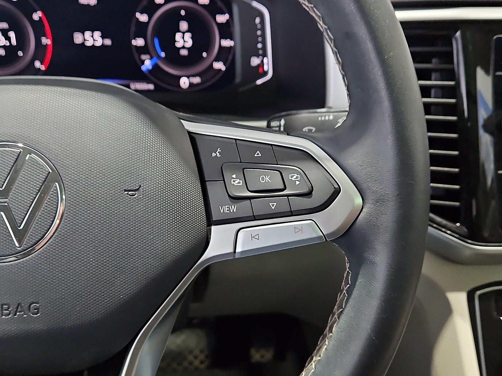 2022 Volkswagen Atlas 3.6L V6 SE w/Technology