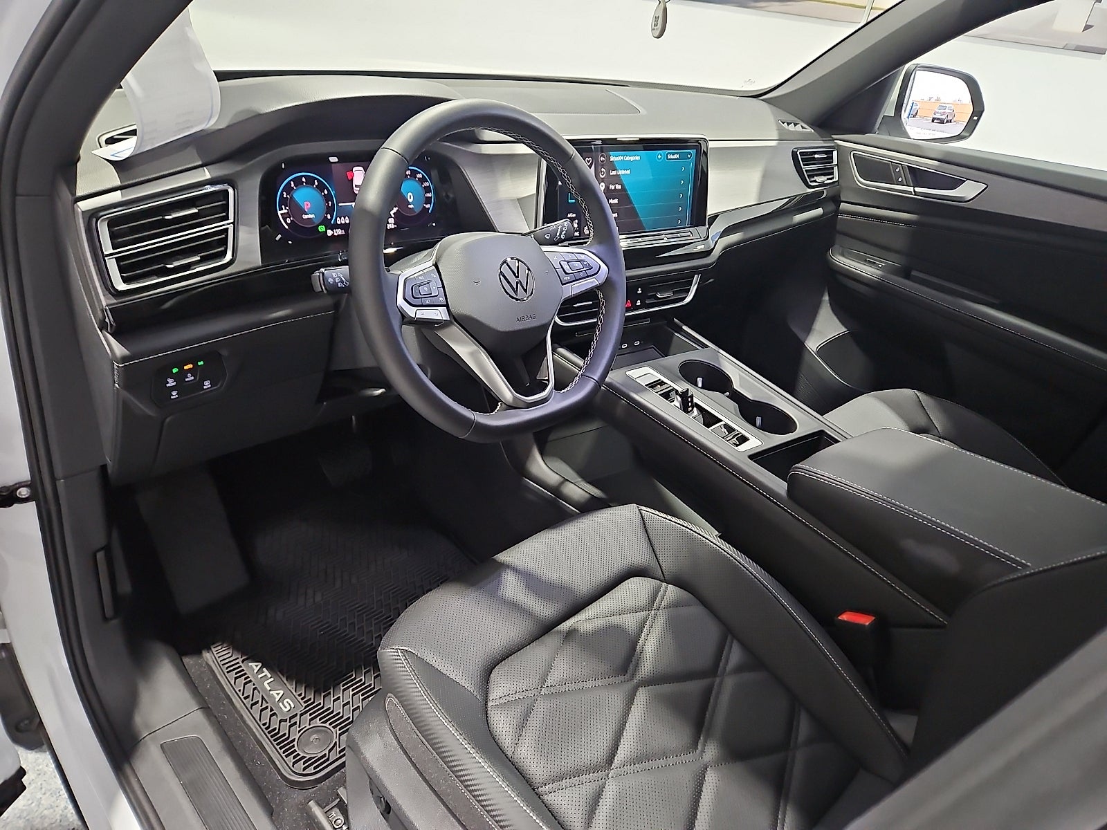 2026 Volkswagen Atlas Cross Sport 2.0T SE