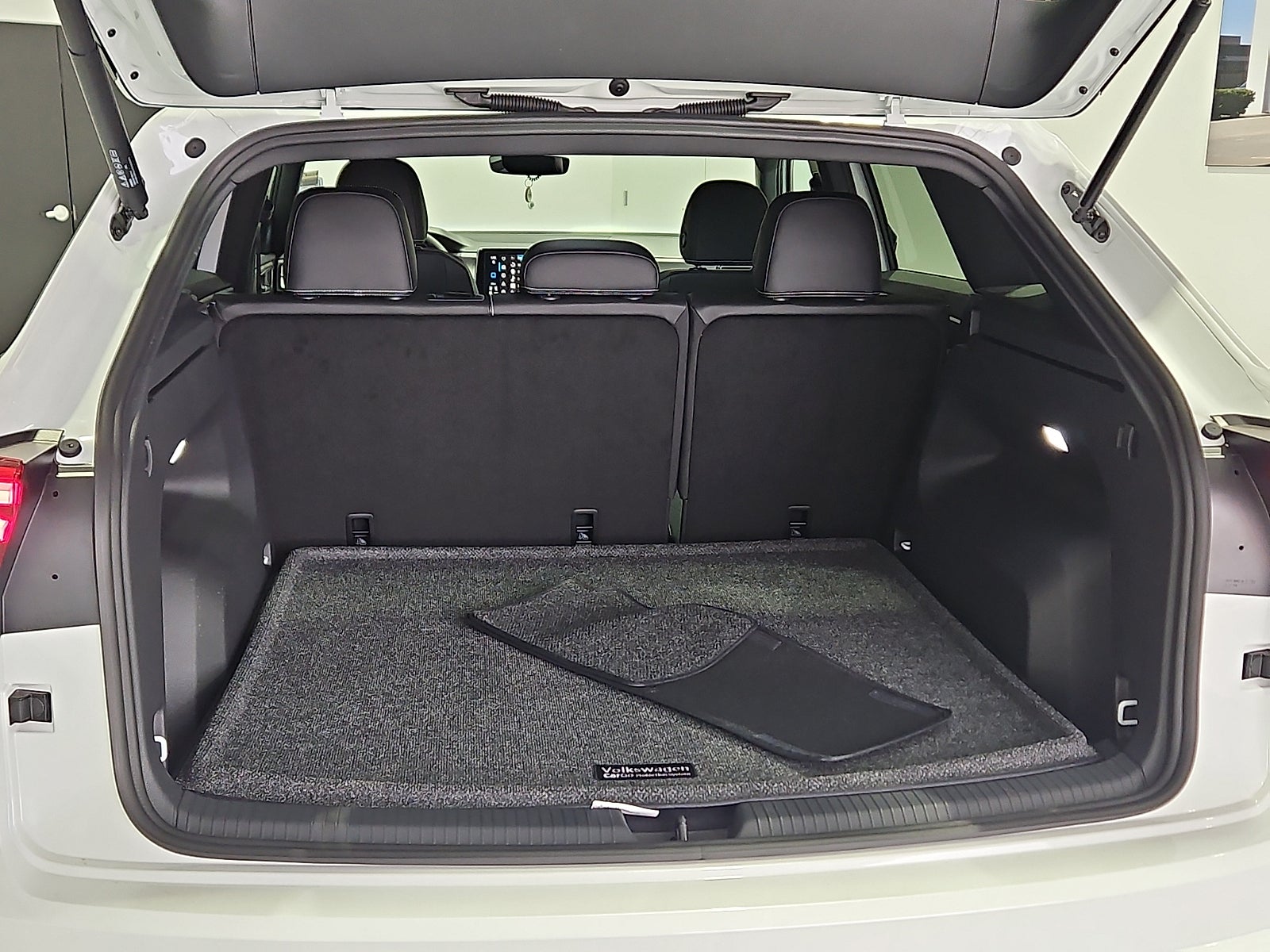 2026 Volkswagen Atlas Cross Sport 2.0T SE