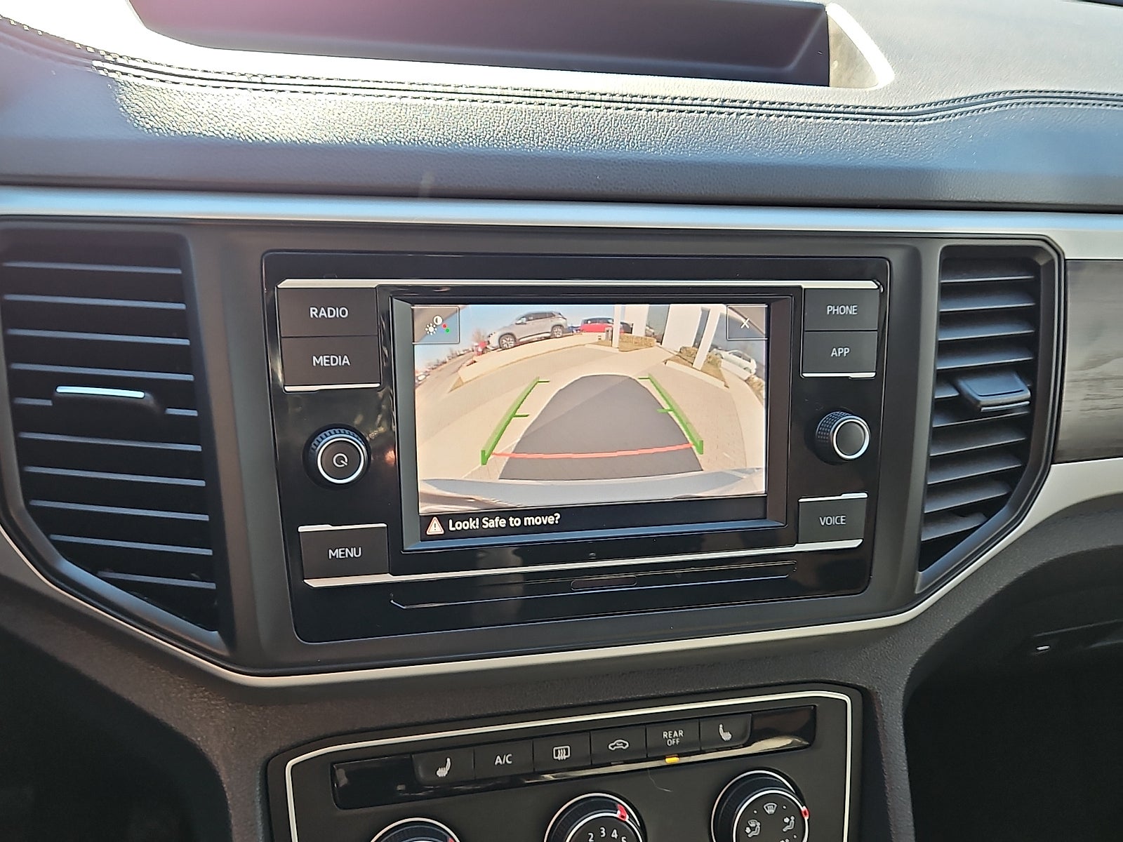 2023 Volkswagen Atlas 2.0T SE