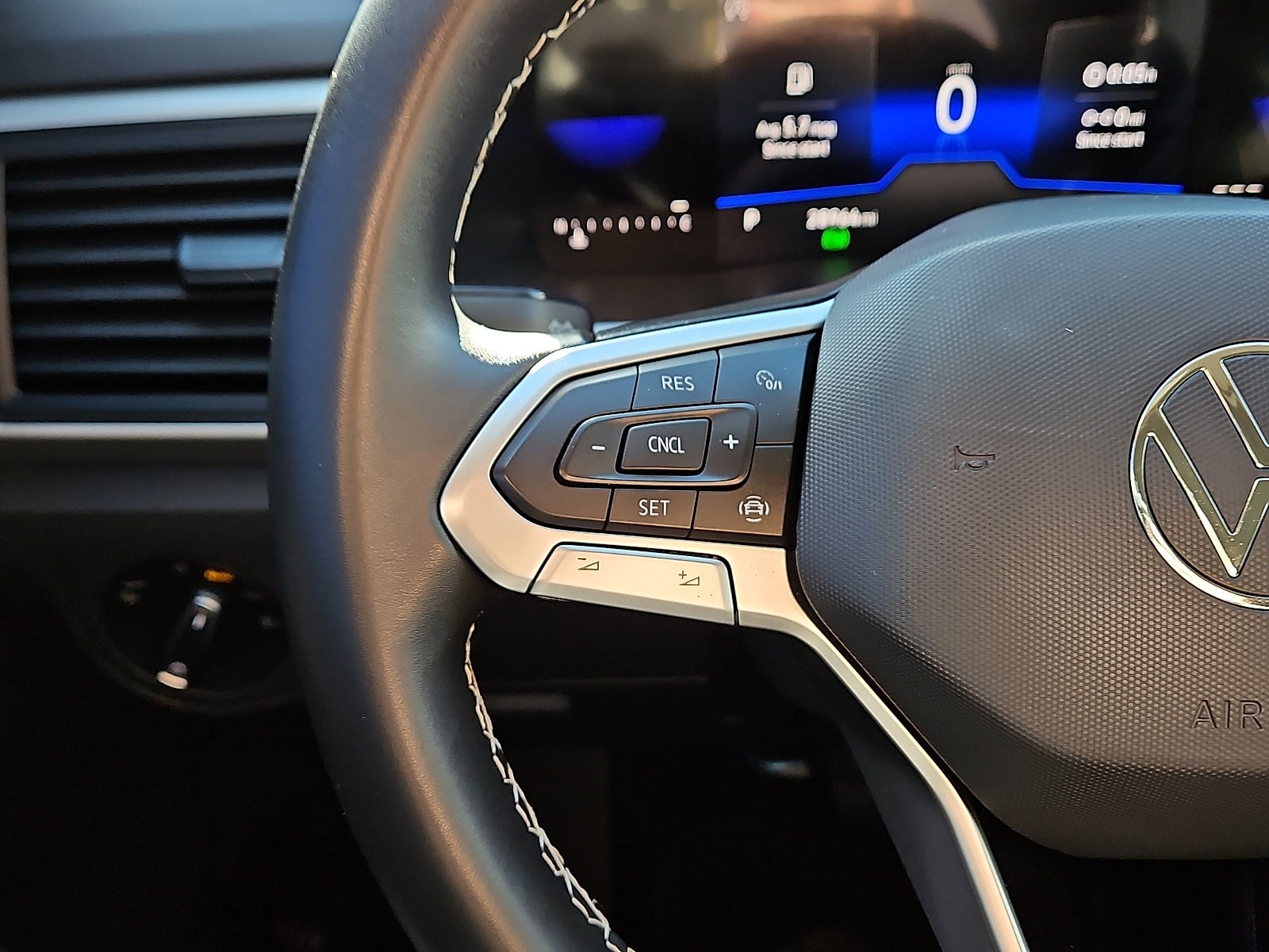 2023 Volkswagen Atlas 2.0T SE