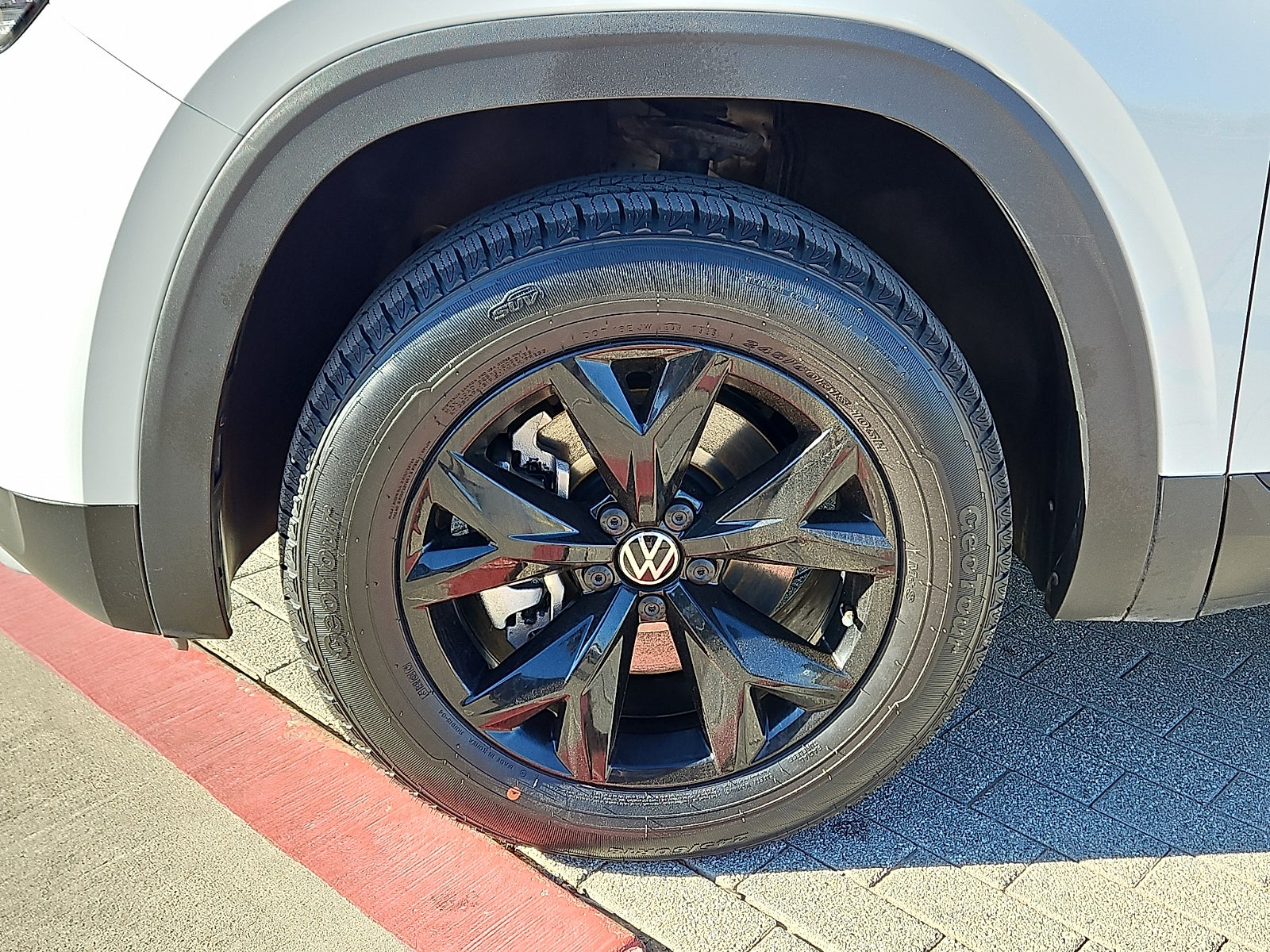 2023 Volkswagen Atlas 2.0T SE