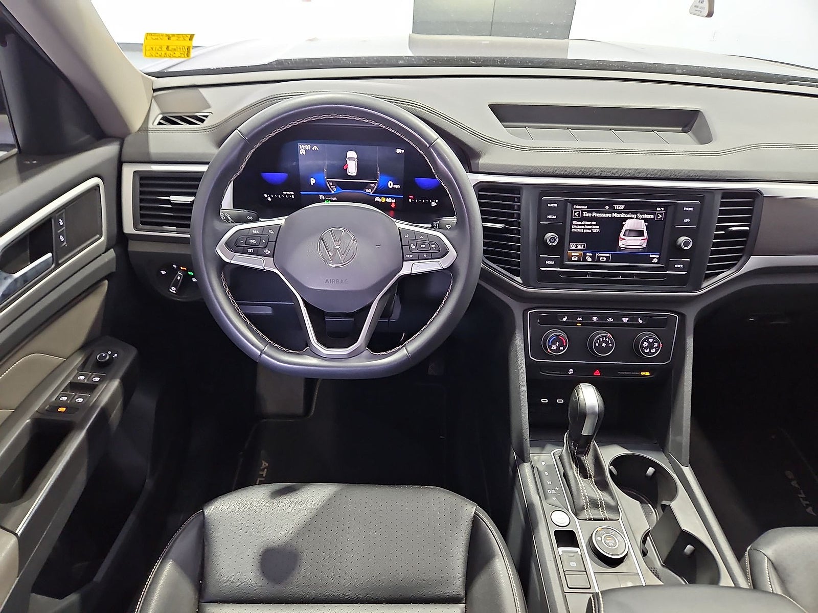 2023 Volkswagen Atlas 2.0T SE