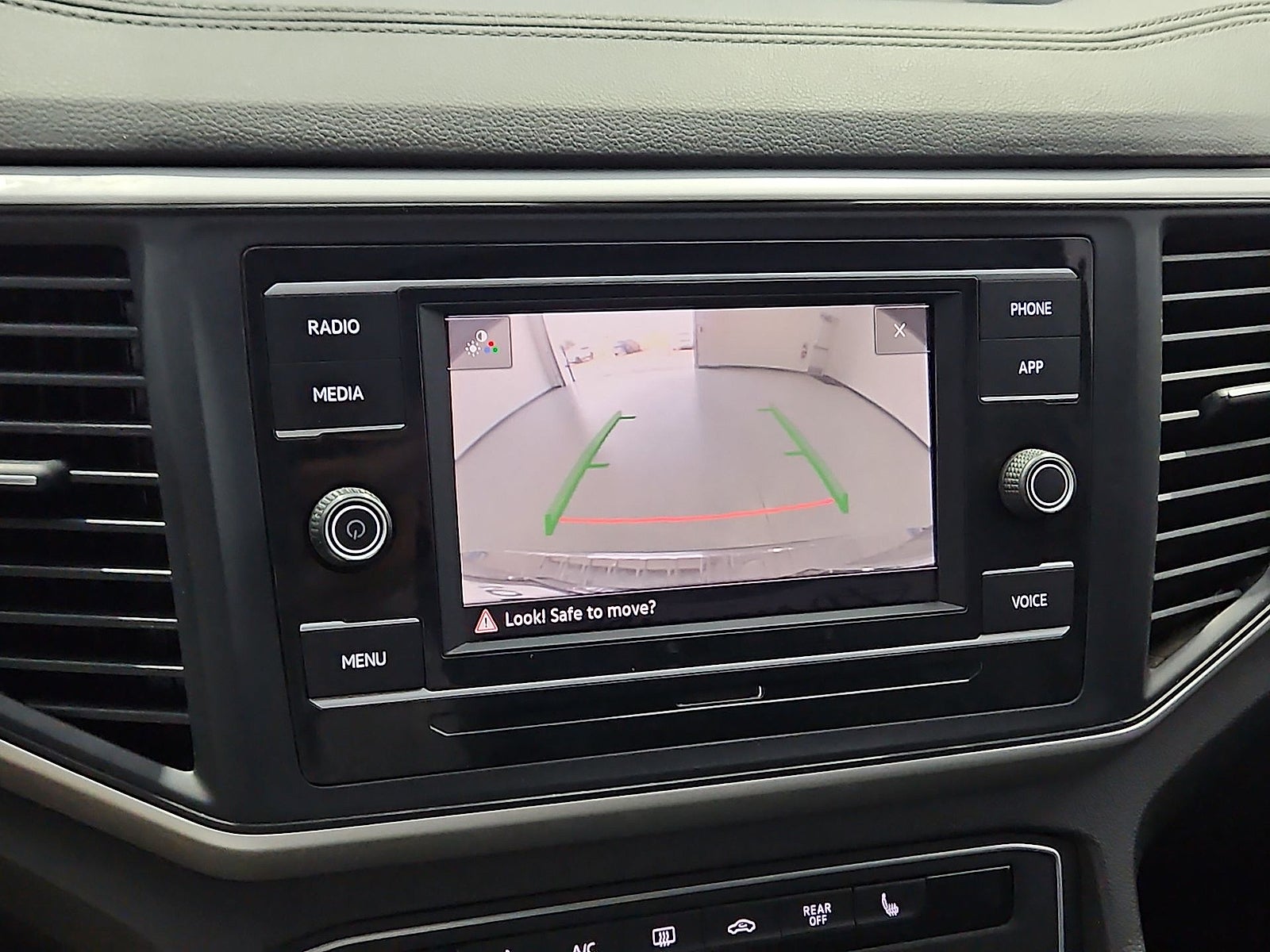 2023 Volkswagen Atlas 2.0T SE
