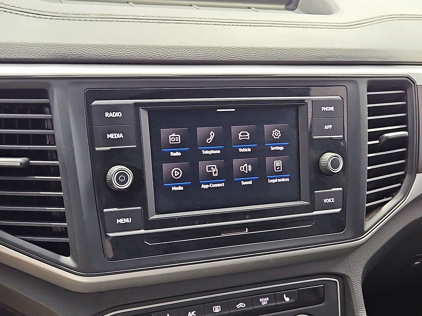 2023 Volkswagen Atlas 2.0T SE