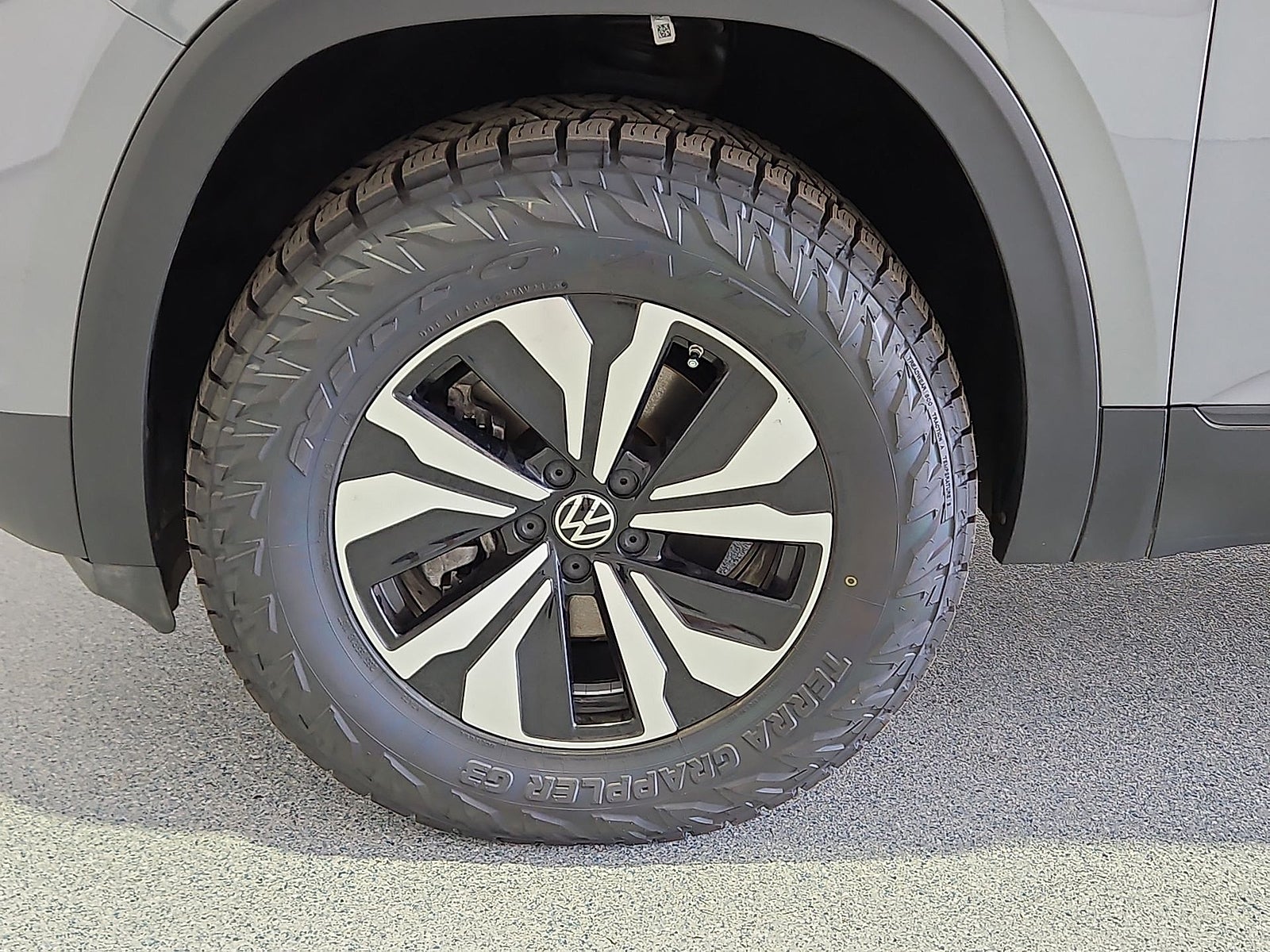 2024 Volkswagen Atlas 2.0T SE