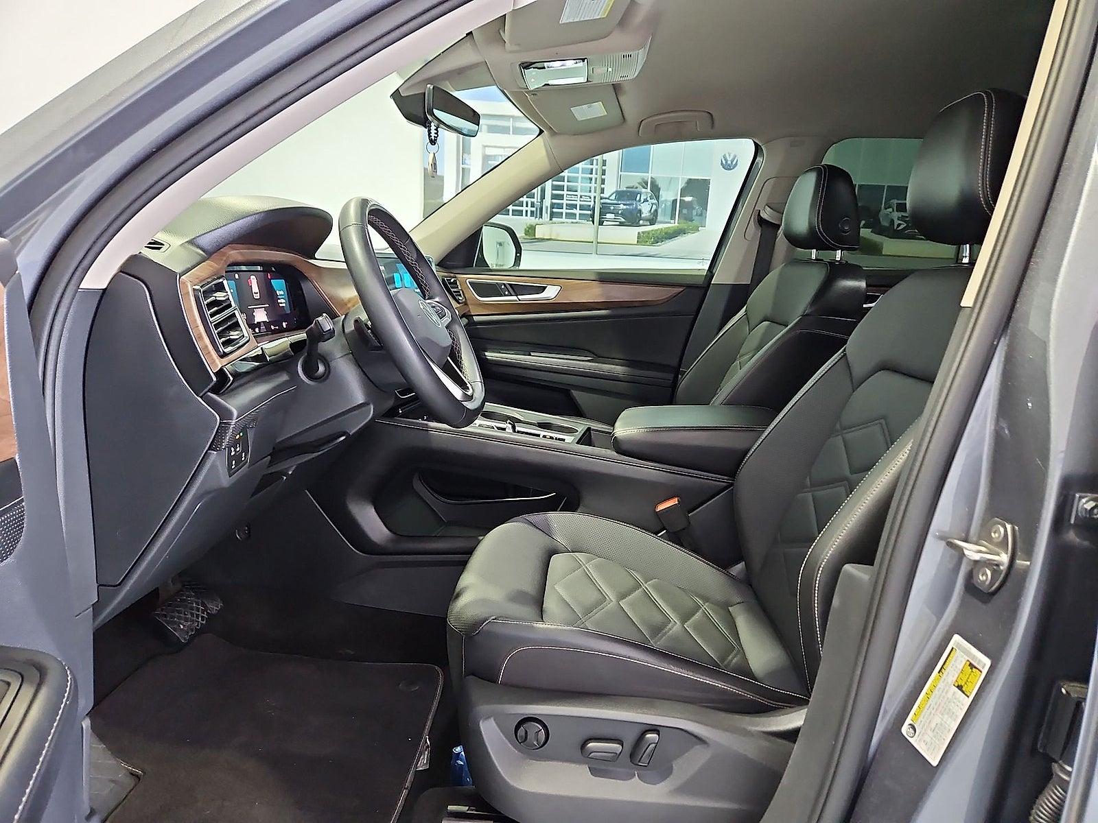 2024 Volkswagen Atlas 2.0T SE