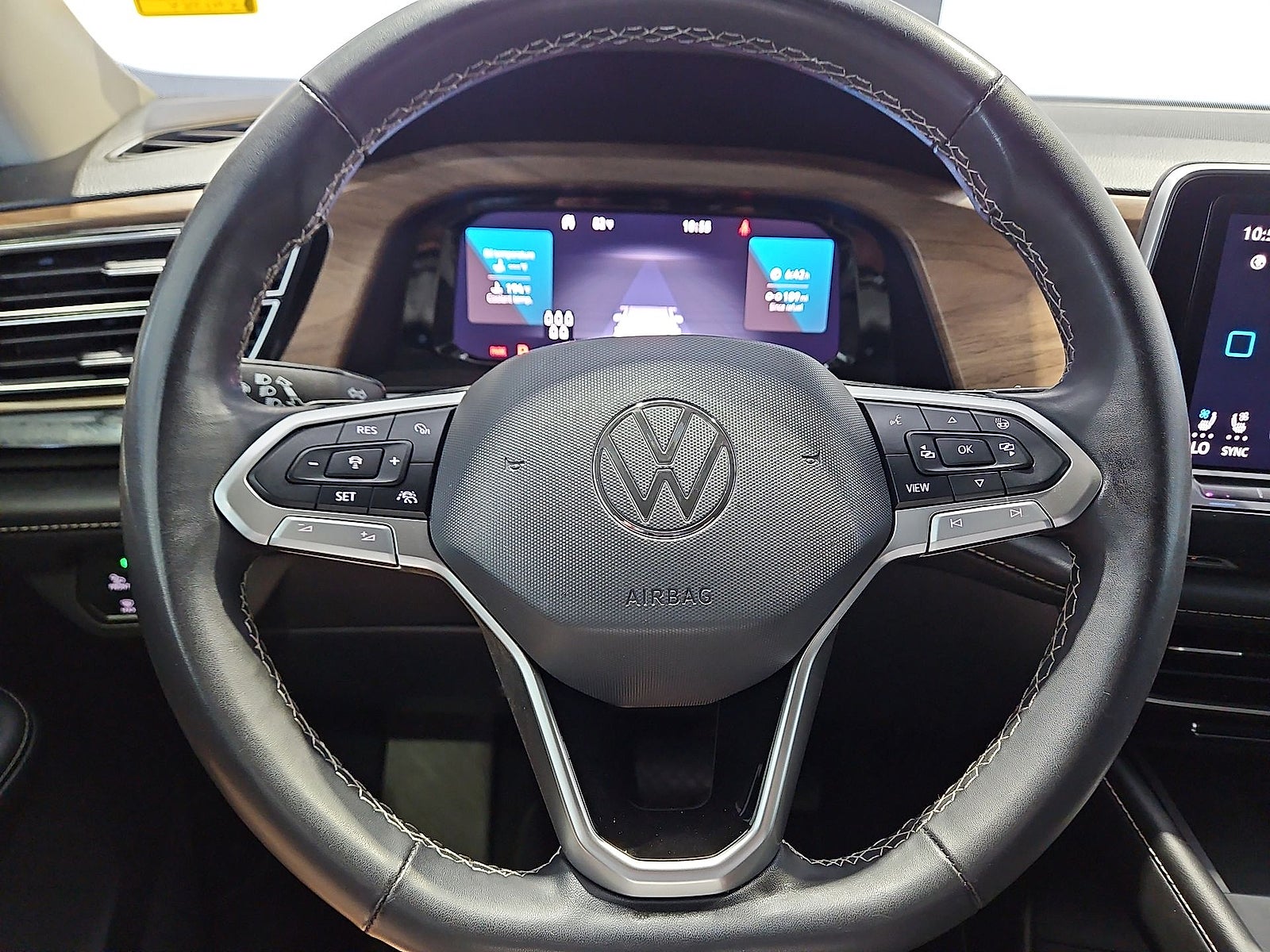 2024 Volkswagen Atlas 2.0T SE