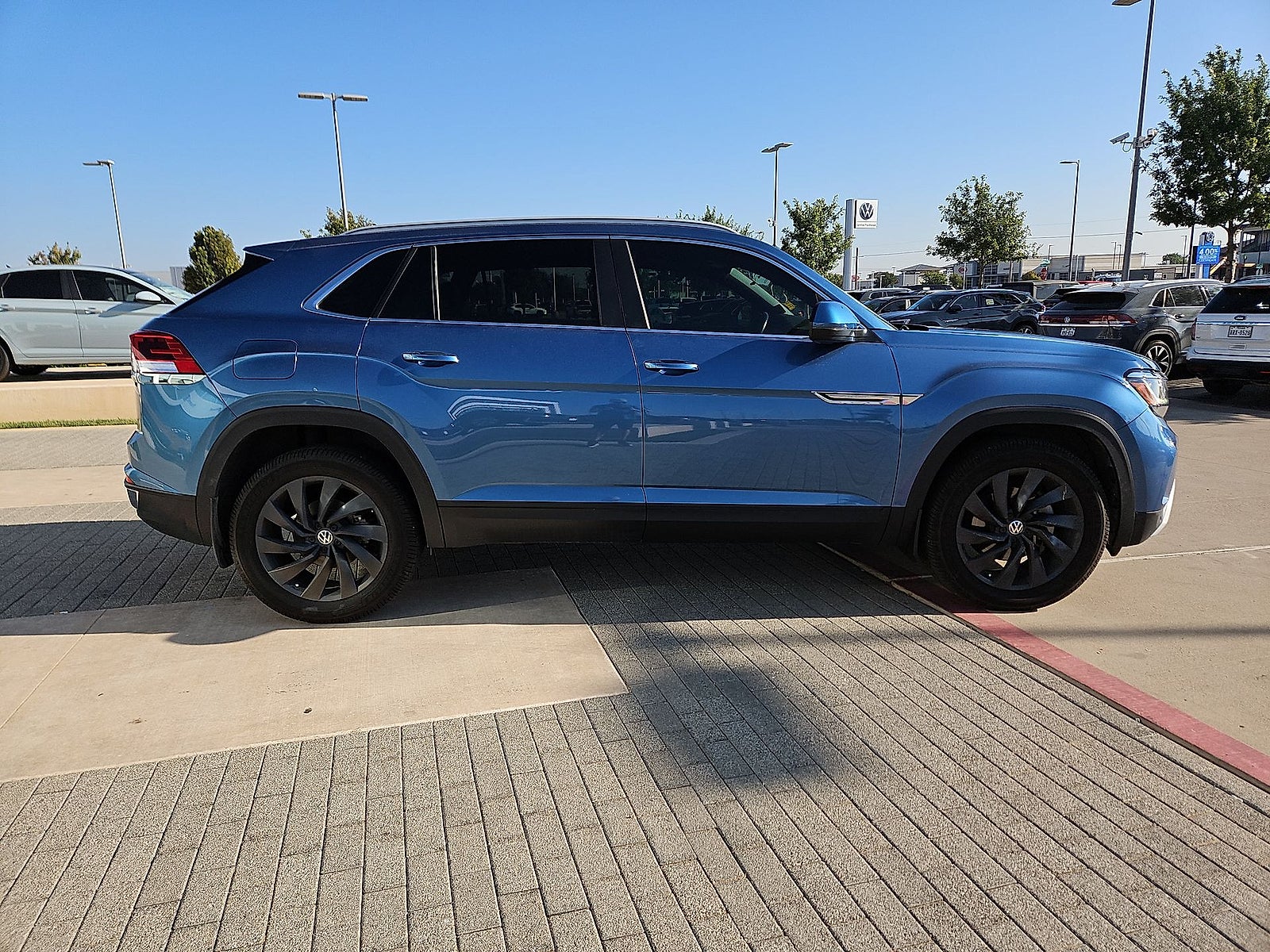 2020 Volkswagen Atlas Cross Sport 2.0T SEL