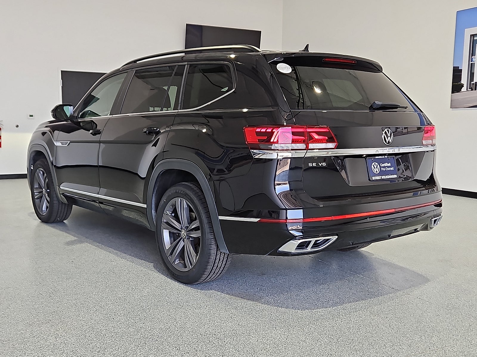 2021 Volkswagen Atlas 3.6L V6 SE w/Technology R-Line