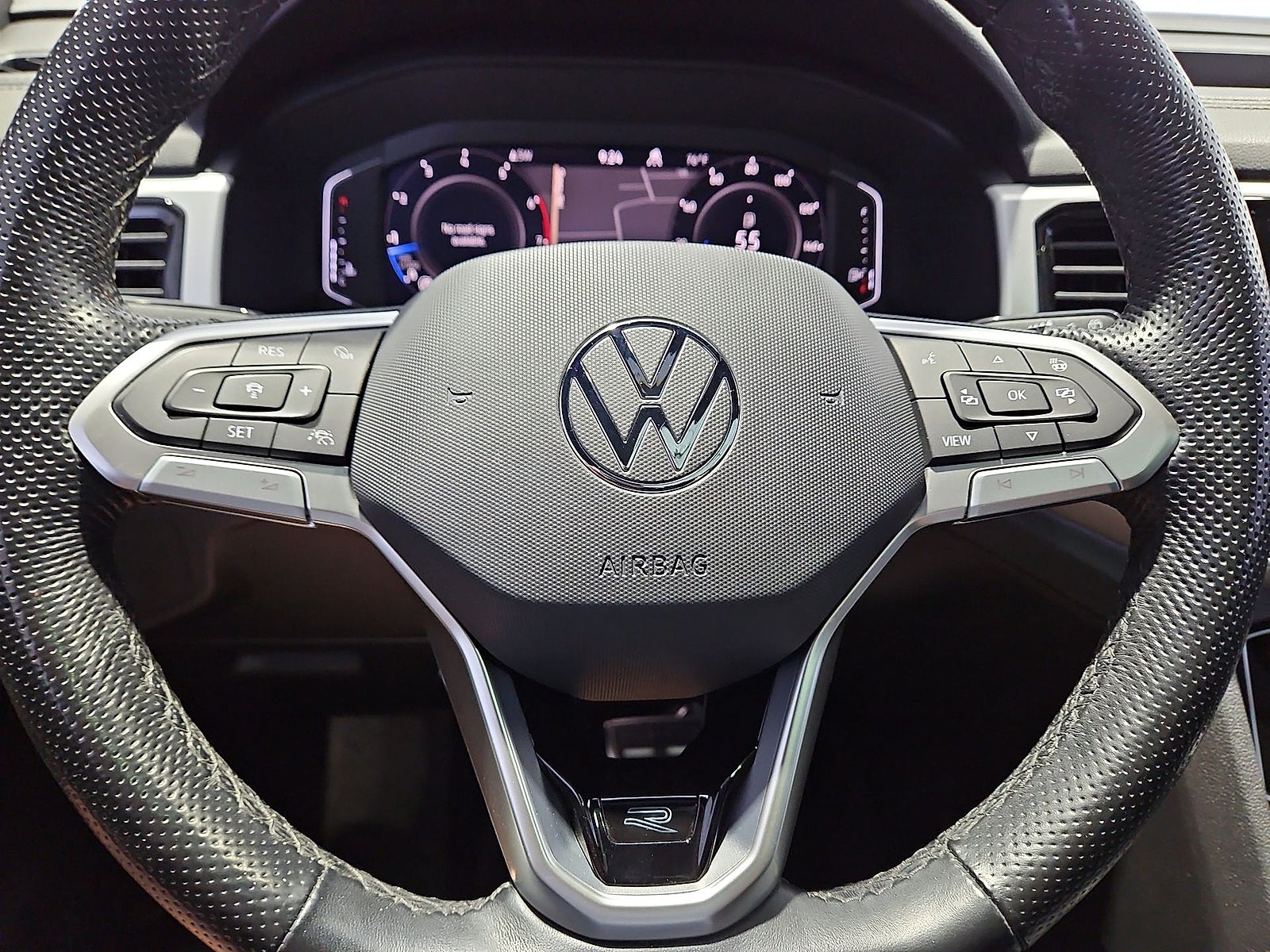 2022 Volkswagen Atlas Cross Sport 3.6L V6 SEL R-Line