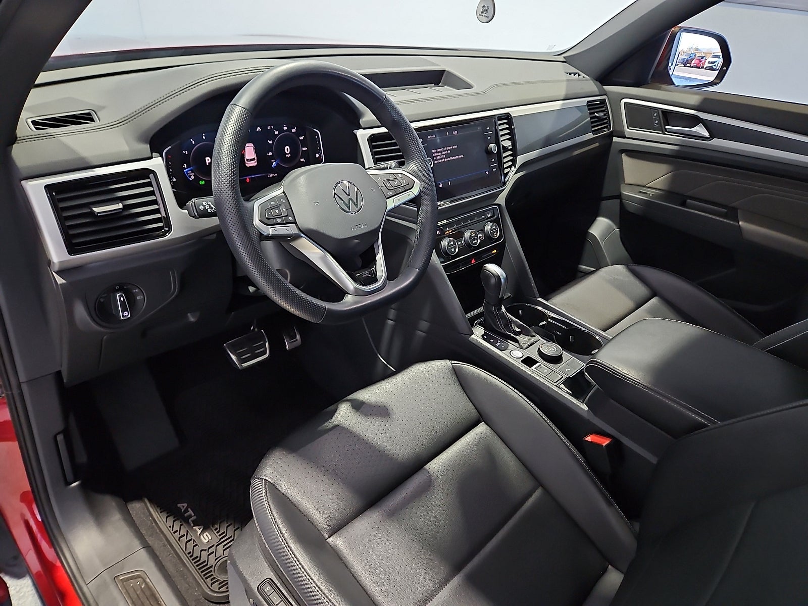 2022 Volkswagen Atlas Cross Sport 3.6L V6 SEL R-Line