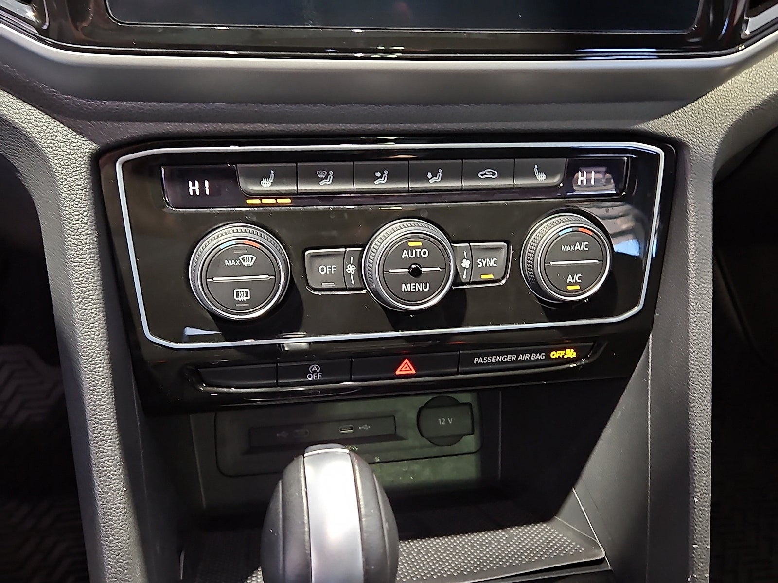 2022 Volkswagen Atlas Cross Sport 3.6L V6 SEL R-Line