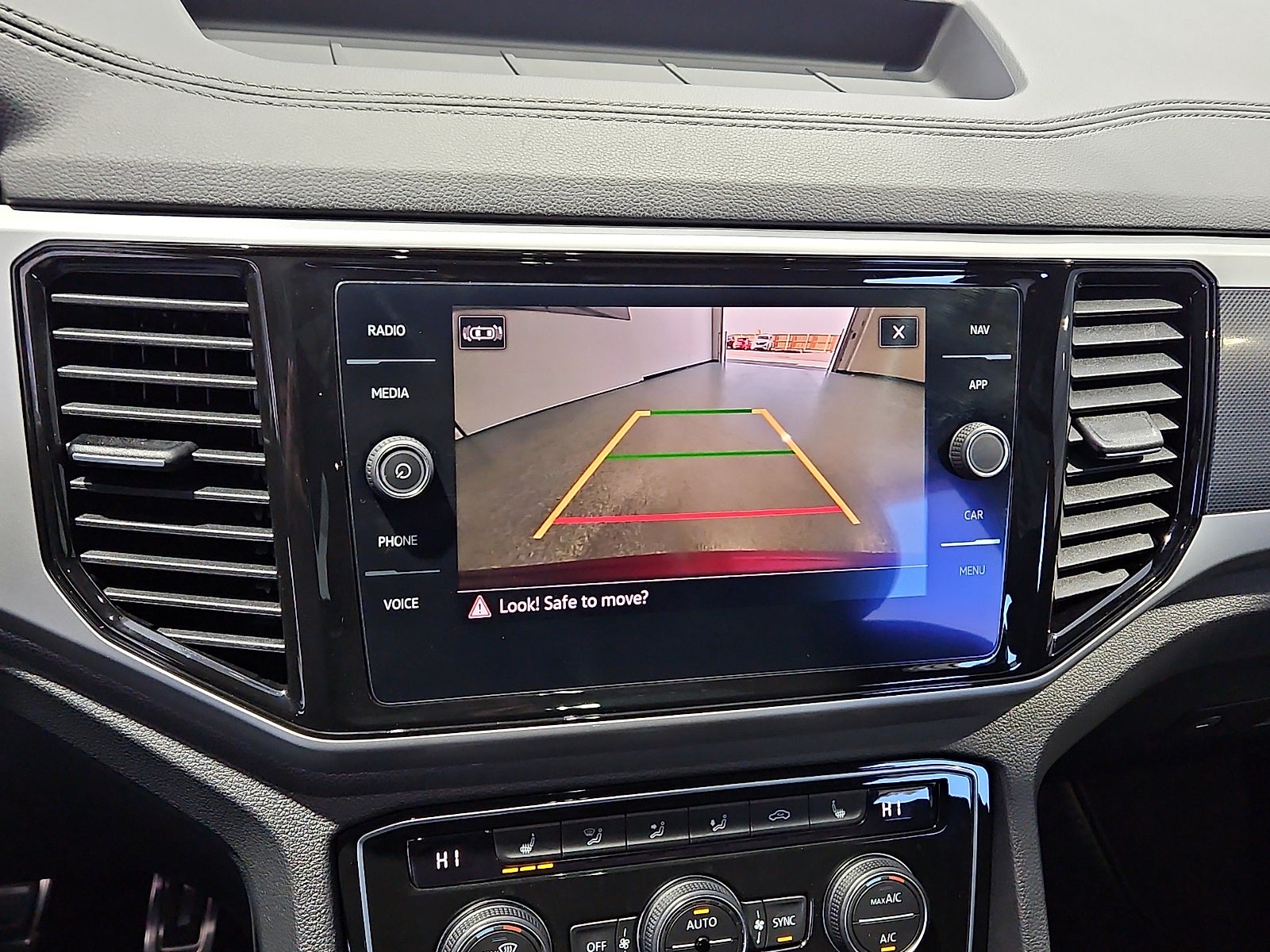 2022 Volkswagen Atlas Cross Sport 3.6L V6 SEL R-Line