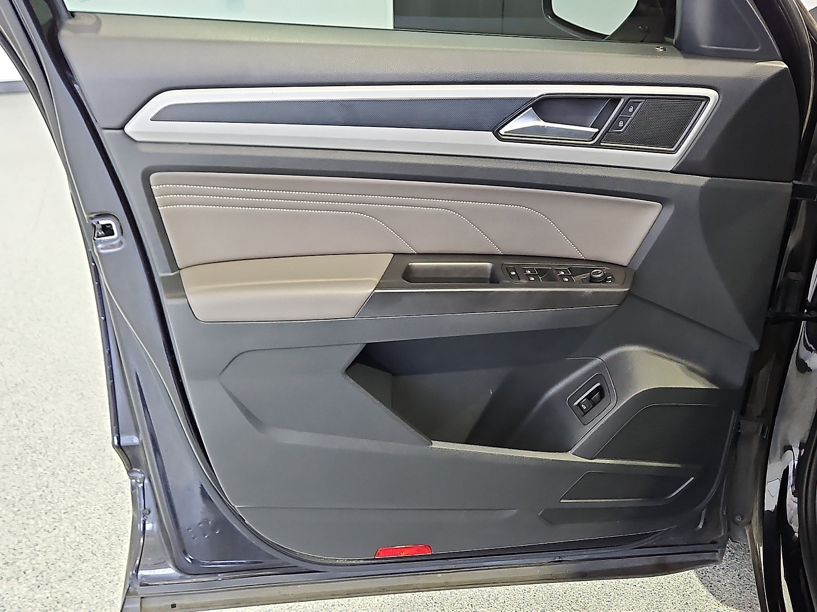 2022 Volkswagen Atlas Cross Sport 3.6L V6 SEL R-Line