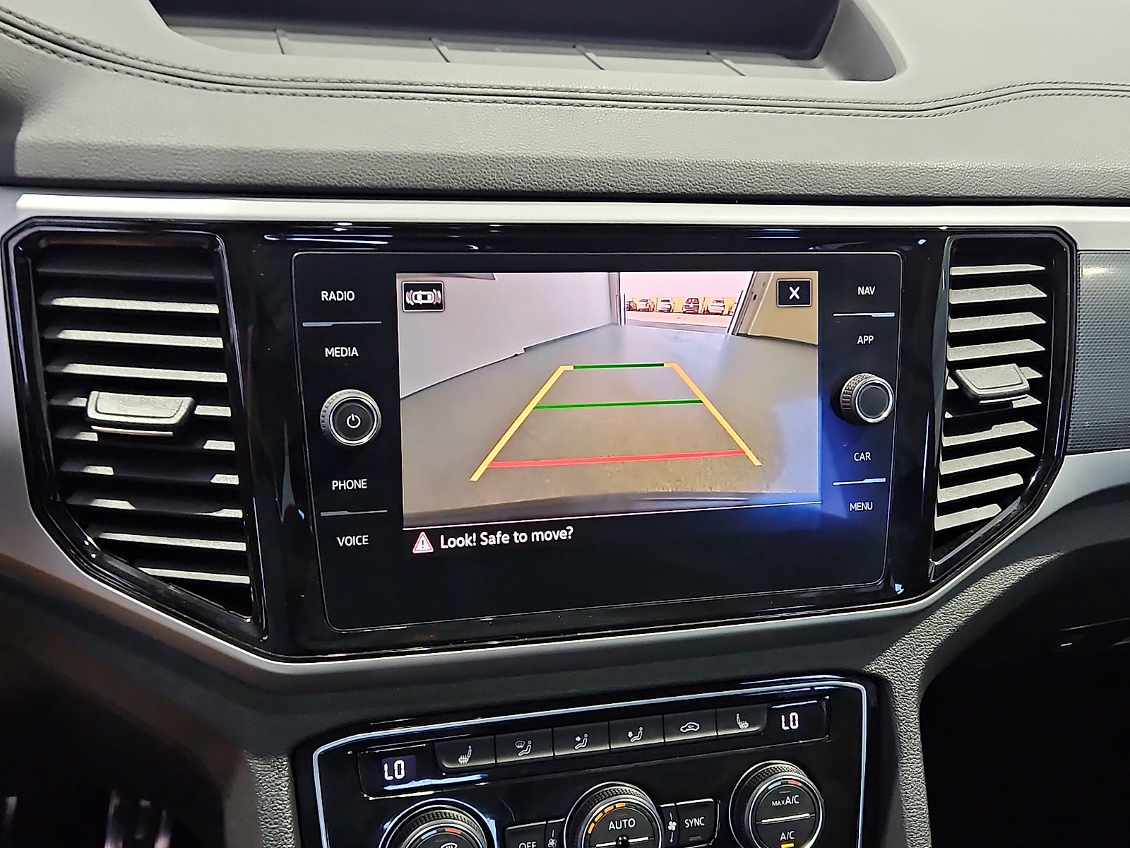 2022 Volkswagen Atlas Cross Sport 3.6L V6 SEL R-Line