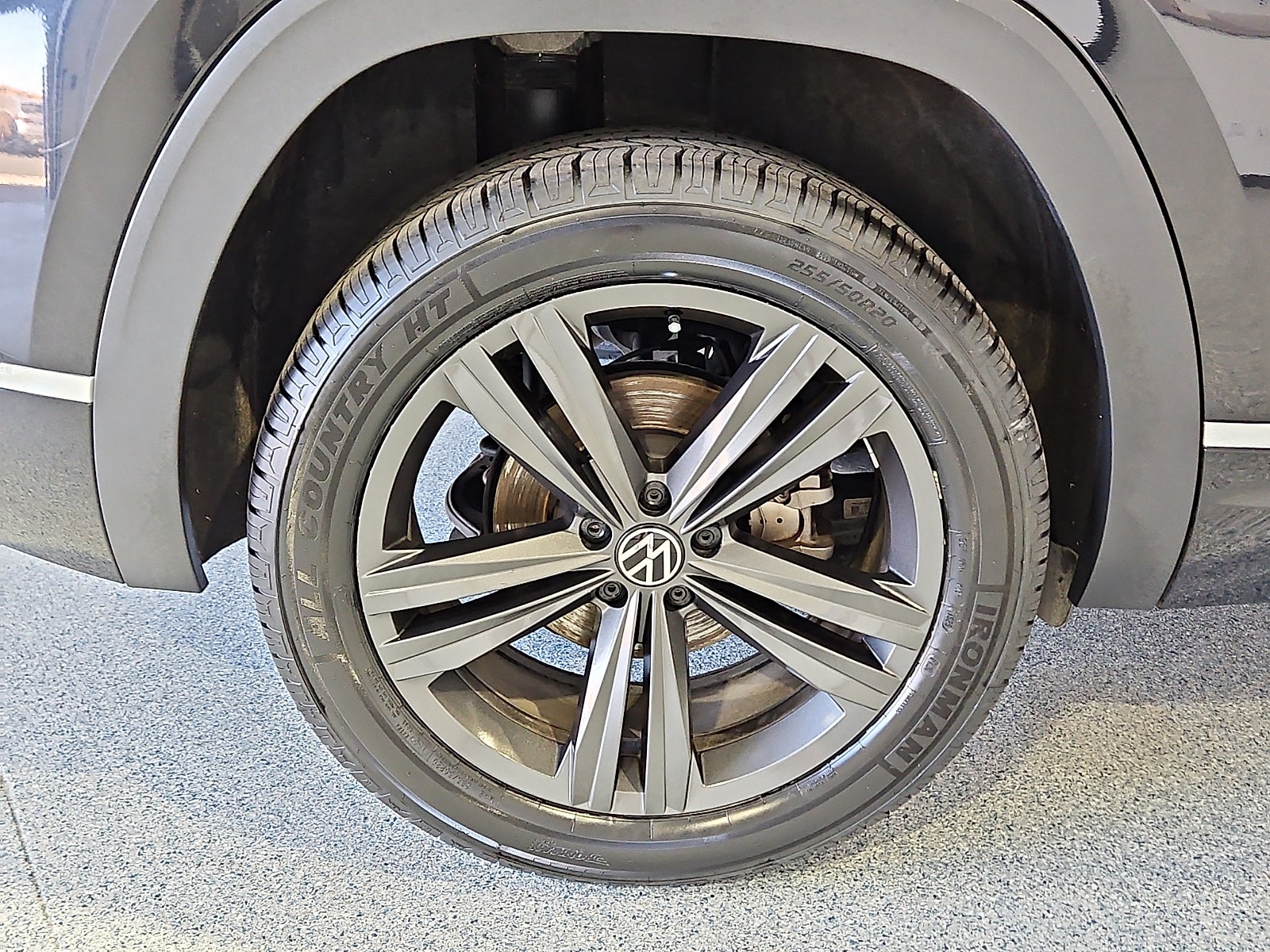 2022 Volkswagen Atlas Cross Sport 3.6L V6 SEL R-Line