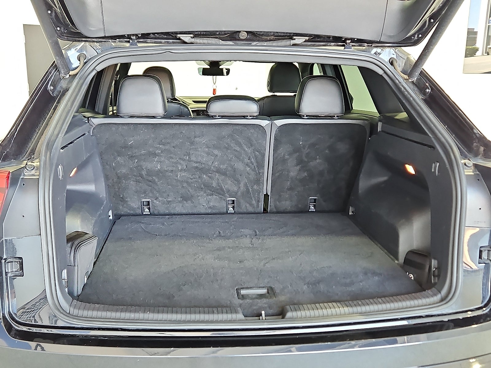 2022 Volkswagen Atlas Cross Sport 3.6L V6 SEL R-Line