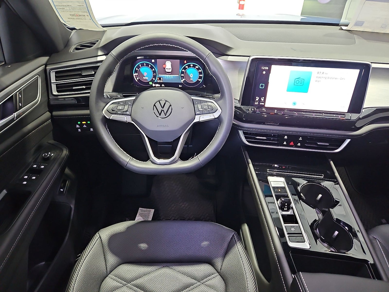 2026 Volkswagen Atlas Cross Sport SE with Technology