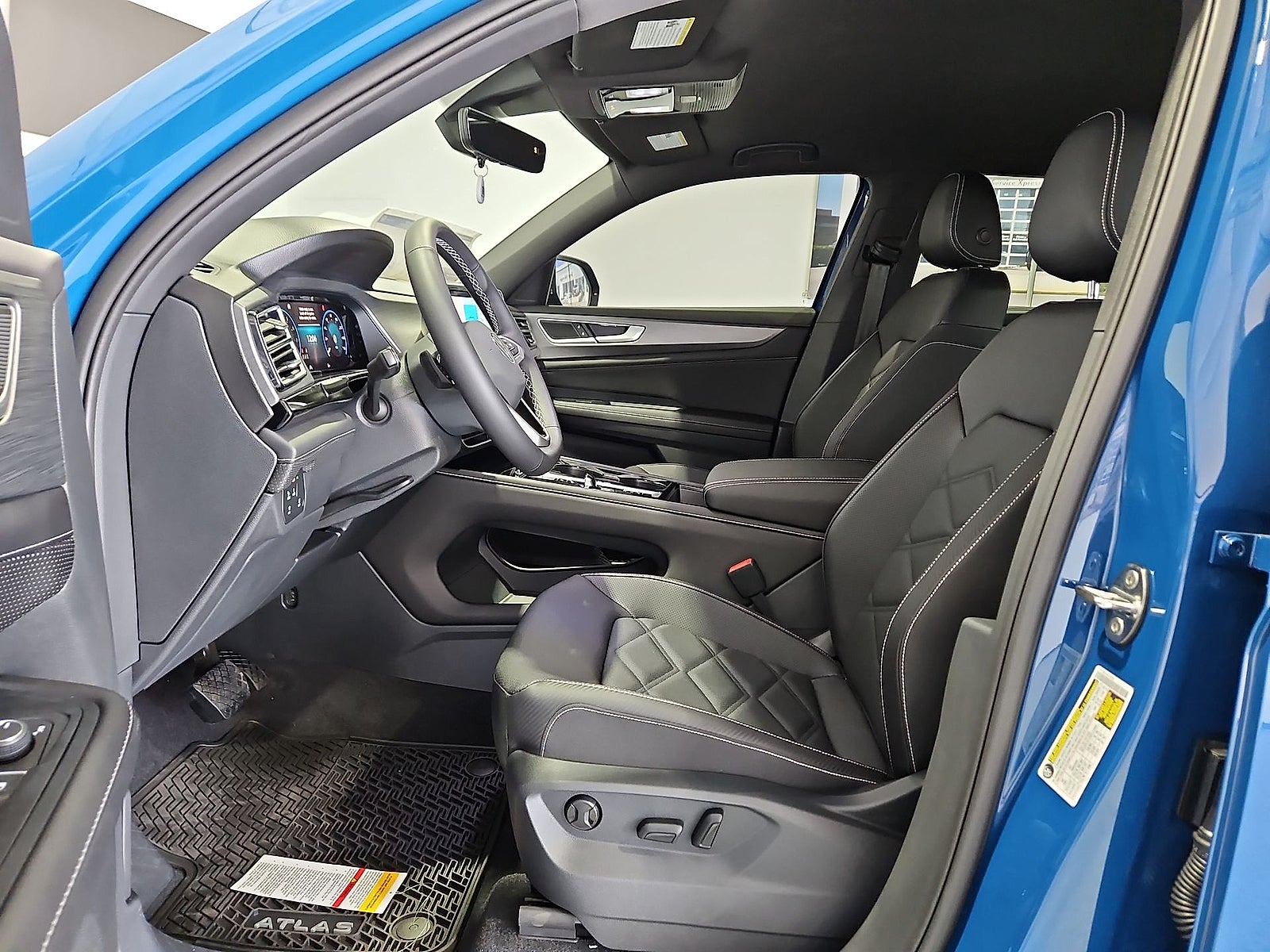 2026 Volkswagen Atlas Cross Sport SE with Technology