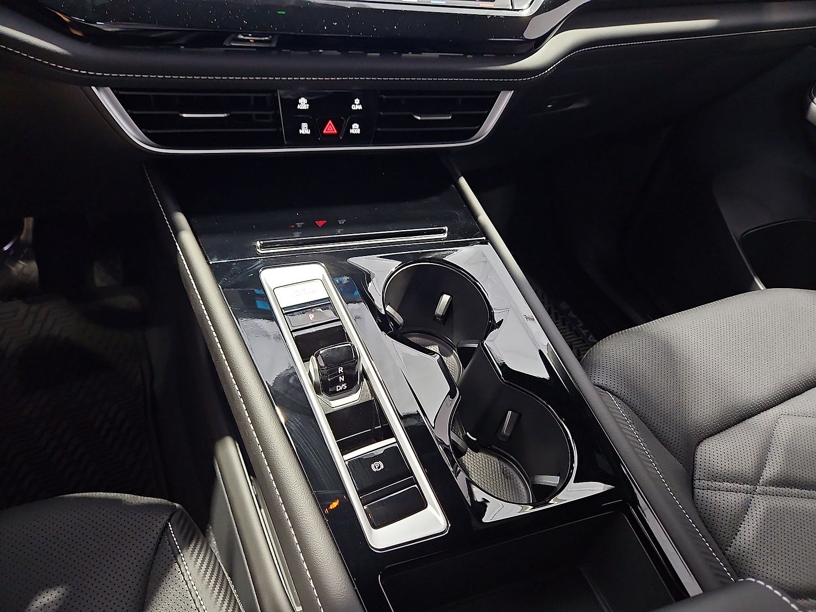 2026 Volkswagen Atlas Cross Sport SE with Technology