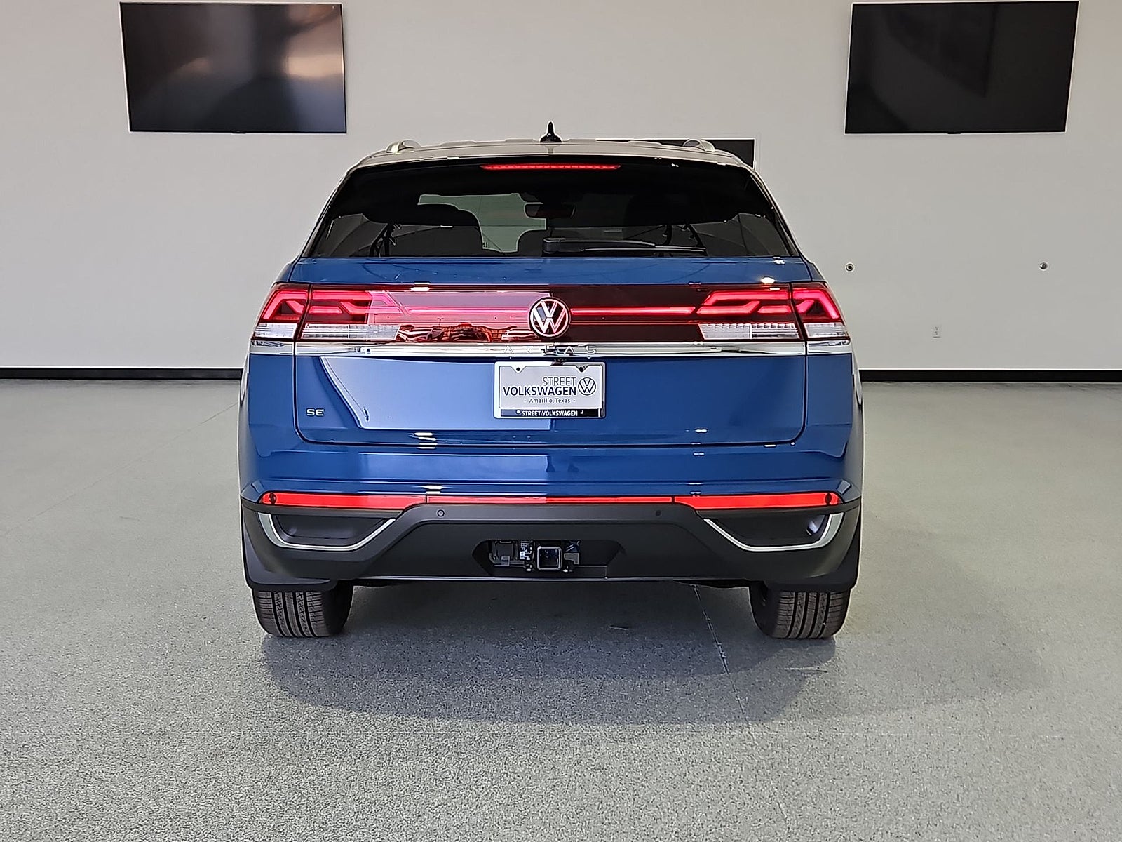 2026 Volkswagen Atlas Cross Sport SE with Technology