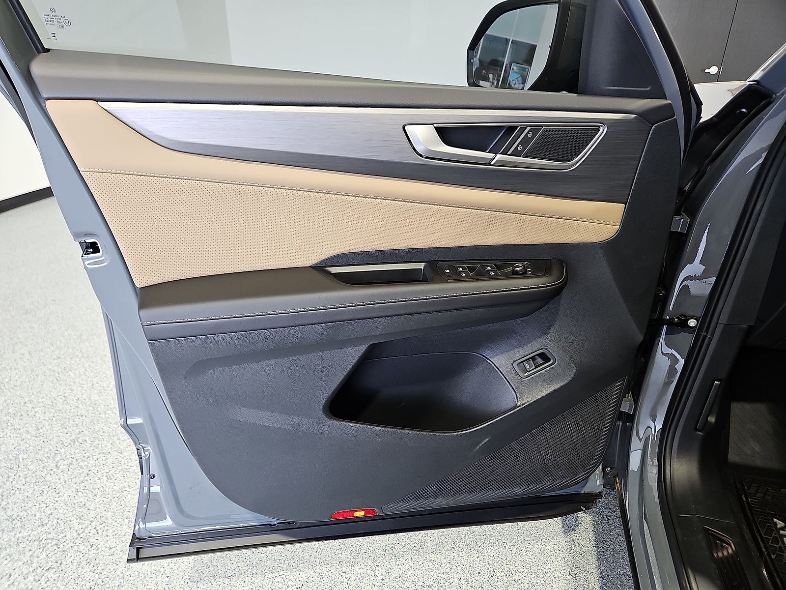 2026 Volkswagen Atlas Cross Sport SE with Technology
