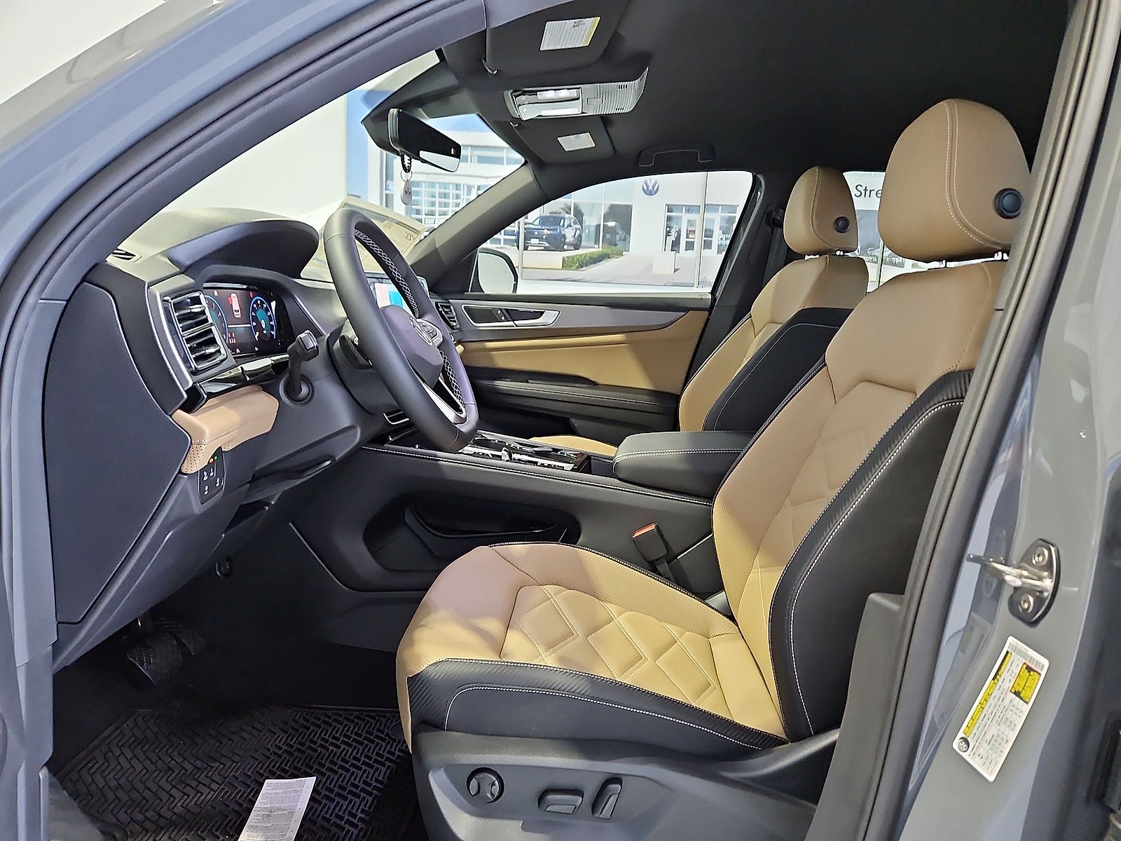 2026 Volkswagen Atlas Cross Sport SE with Technology