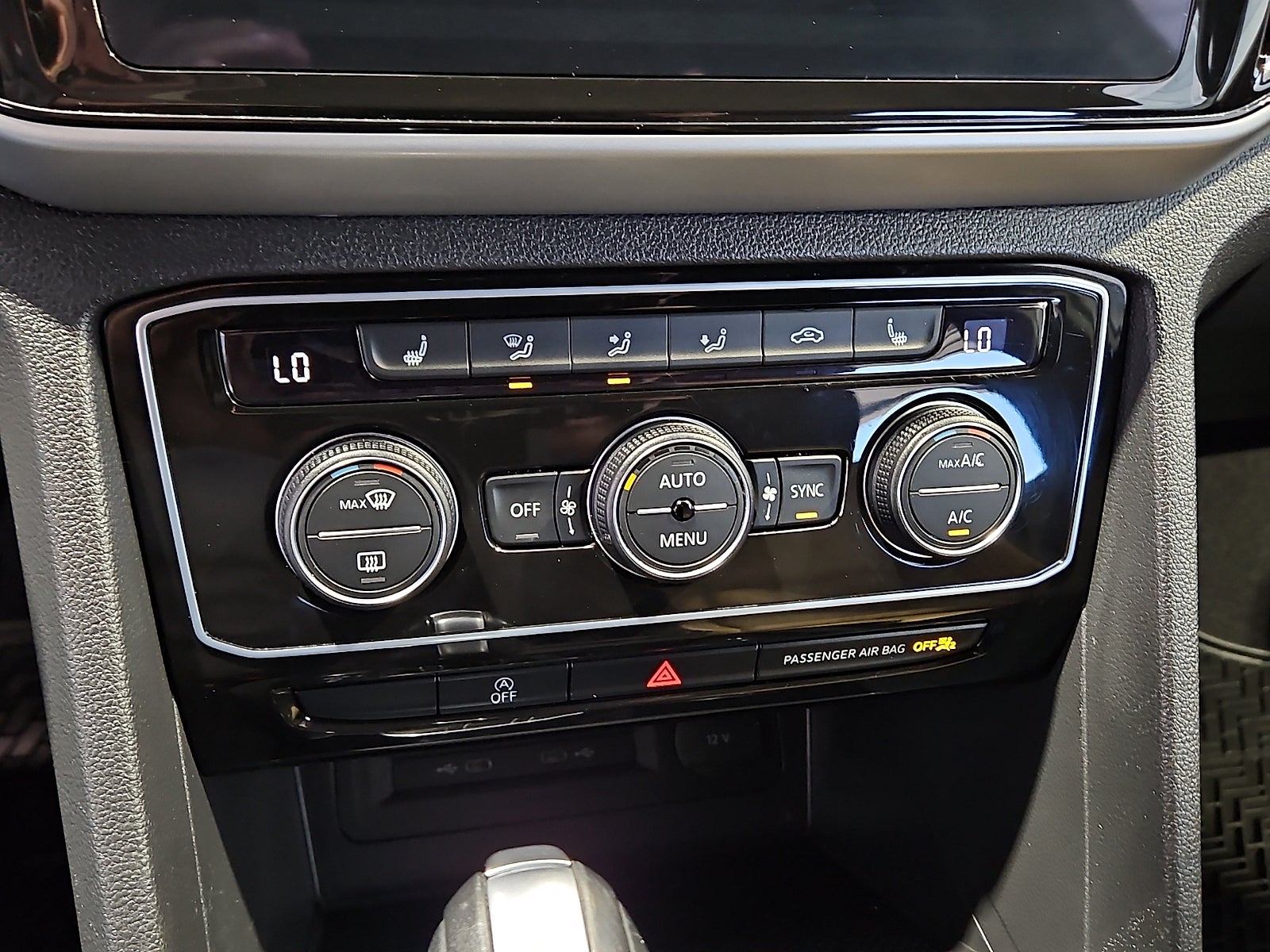 2023 Volkswagen Atlas Cross Sport 2.0T SE w/Technology