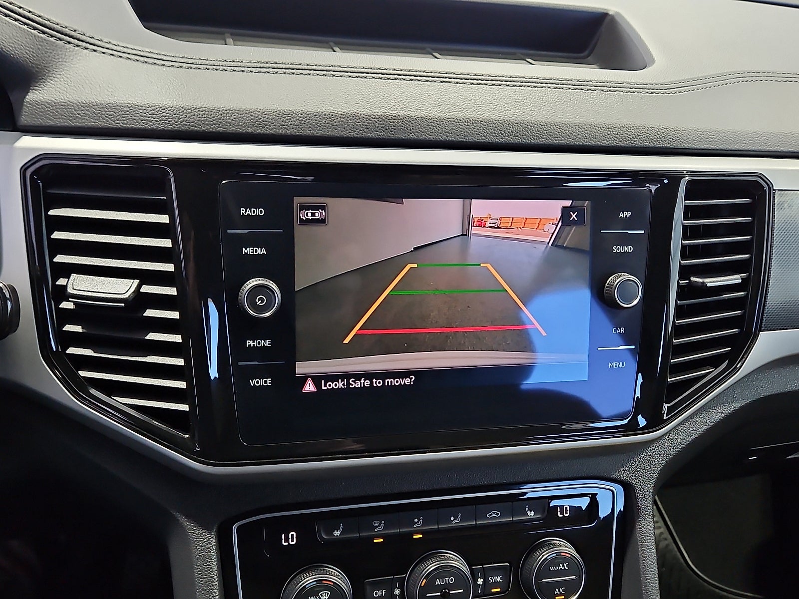 2023 Volkswagen Atlas Cross Sport 2.0T SE w/Technology