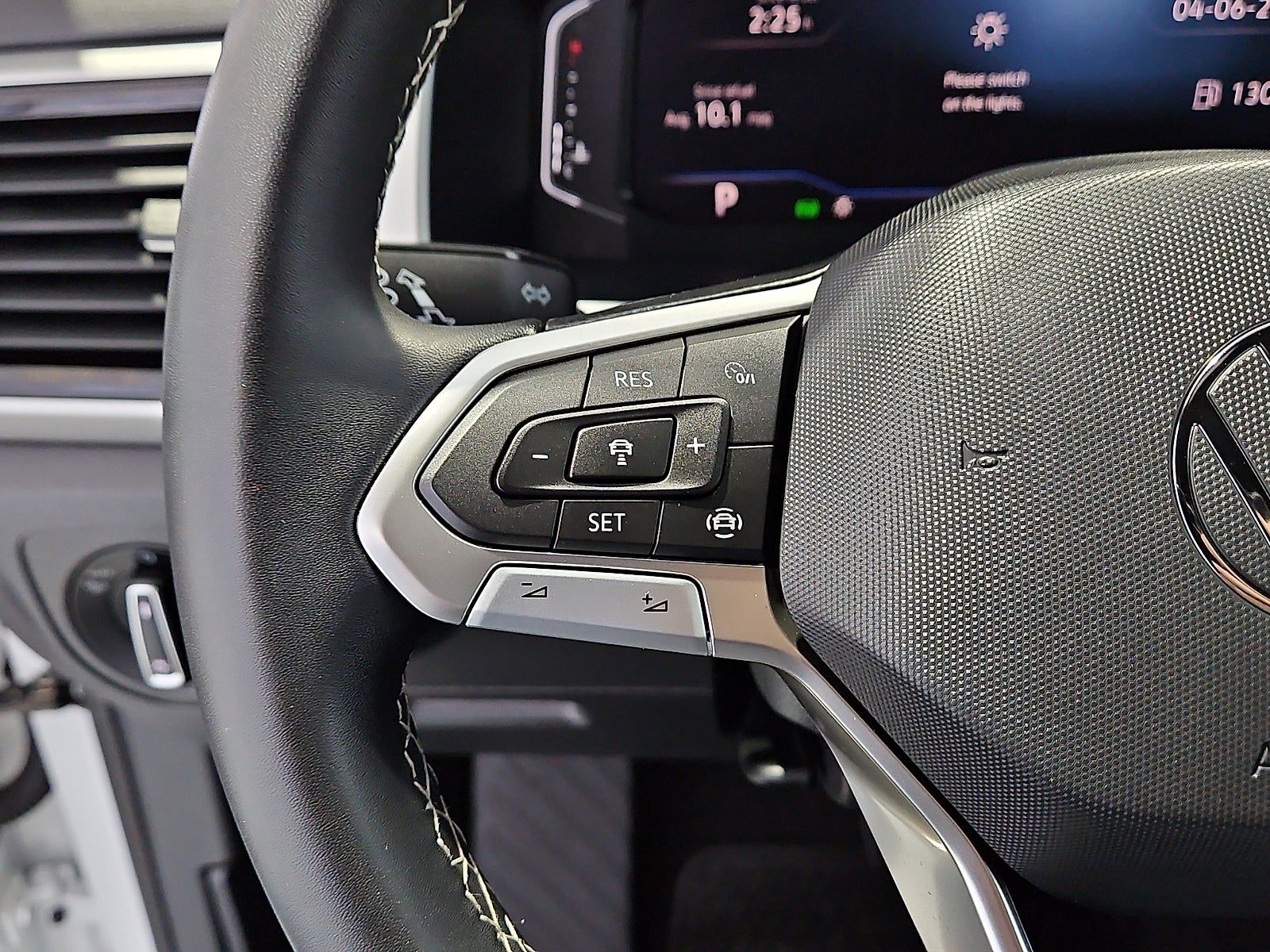 2023 Volkswagen Atlas Cross Sport 2.0T SE w/Technology