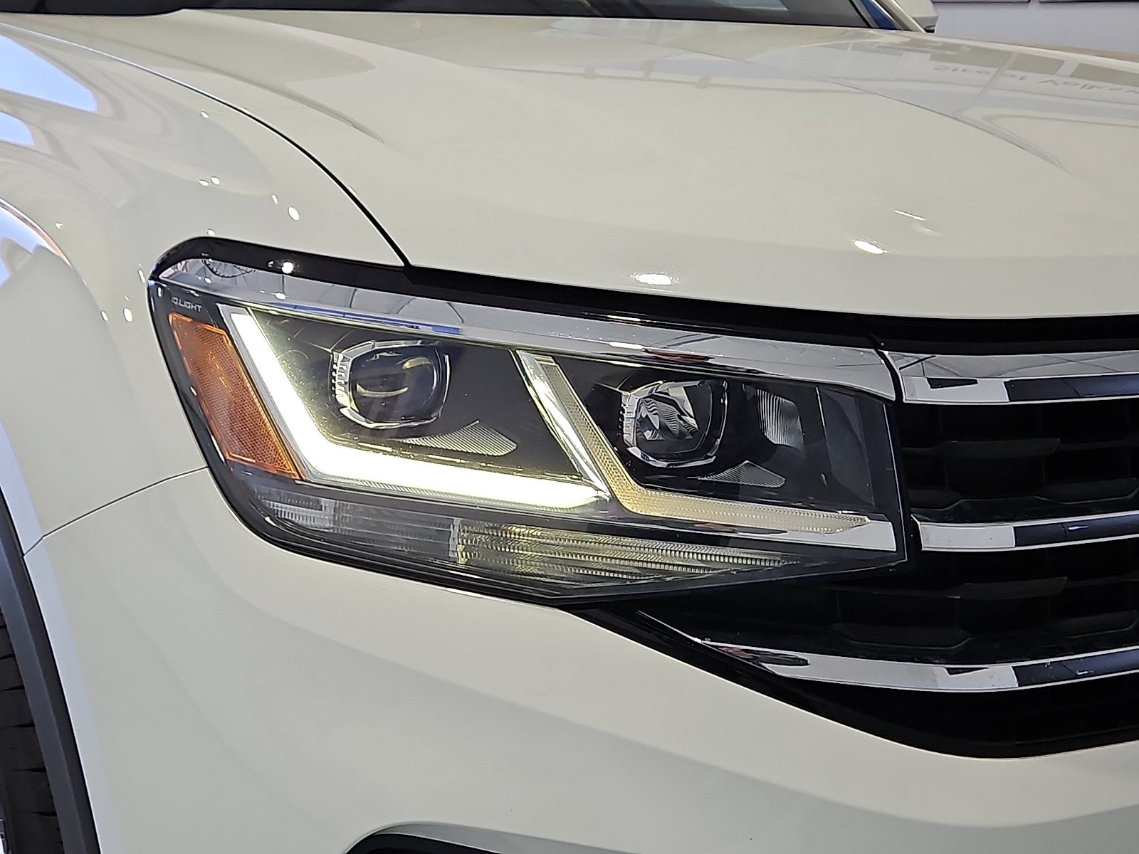 2023 Volkswagen Atlas Cross Sport 2.0T SE w/Technology