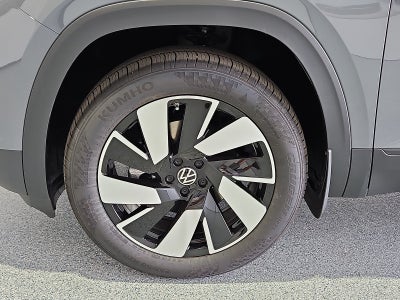 2026 Volkswagen Atlas Cross Sport SE with Technology