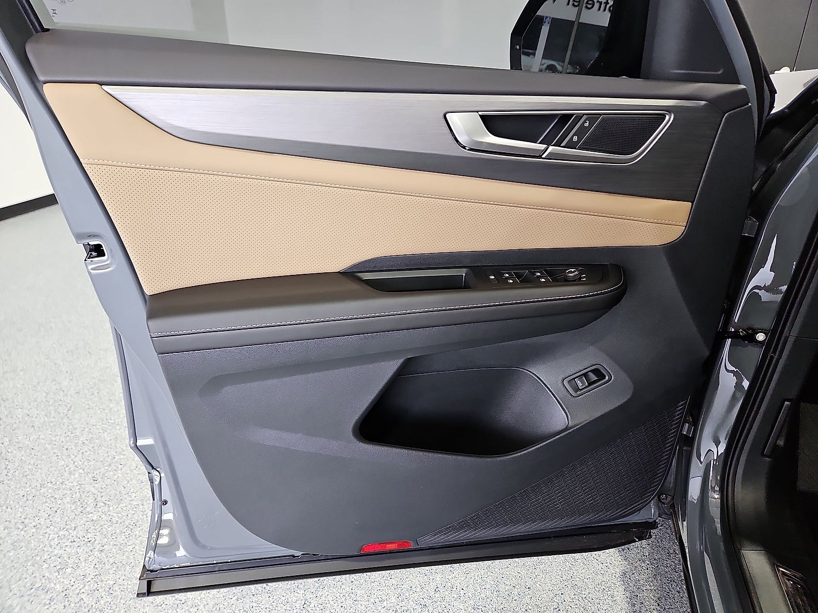 2026 Volkswagen Atlas Cross Sport SE with Technology